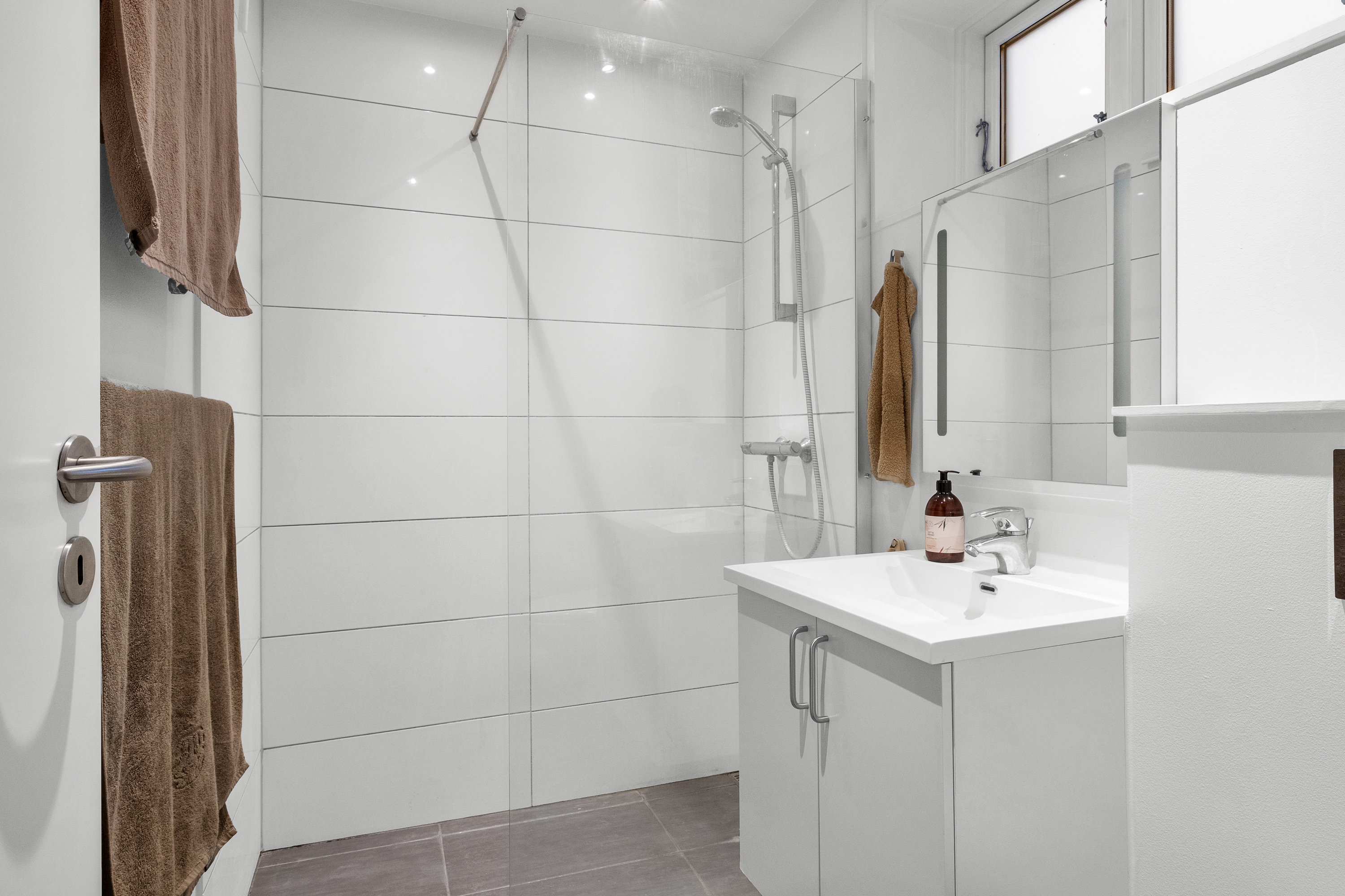 Fremhævet badeværelse billede i fuldskærmstilstand. Billede af Sjællandsgade 101, 1., 8000 Aarhus C