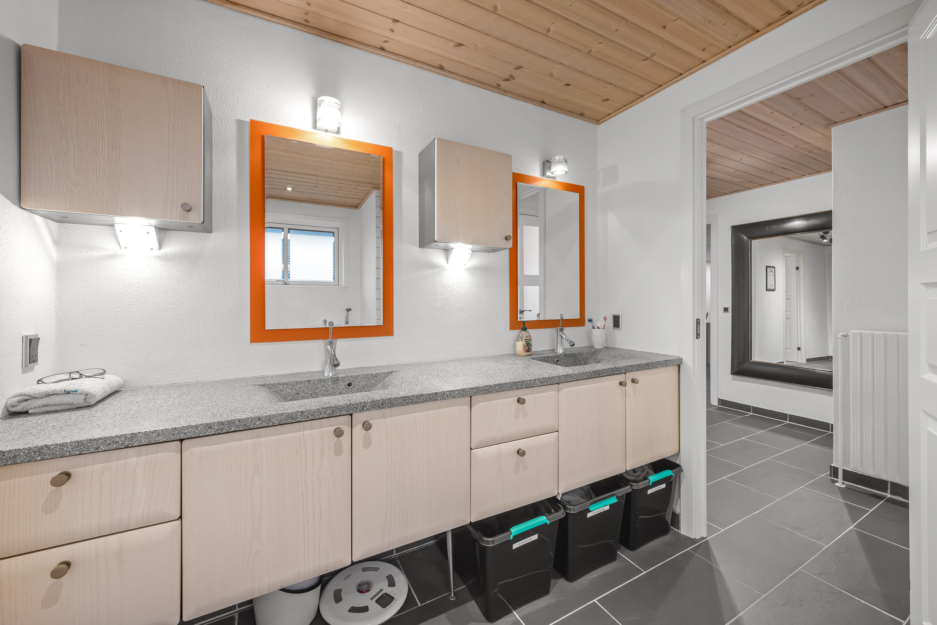 Fremhævet badeværelse billede i fuldskærmstilstand. Billede af Pilevænget 16, 6920 Videbæk