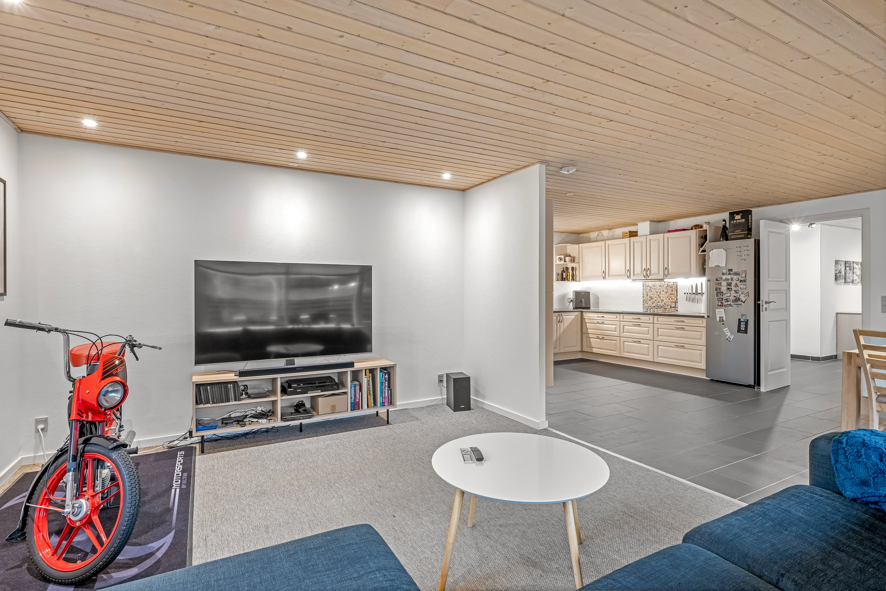 Fremhævet stue billede i fuldskærmstilstand. Billede af Pilevænget 16, 6920 Videbæk