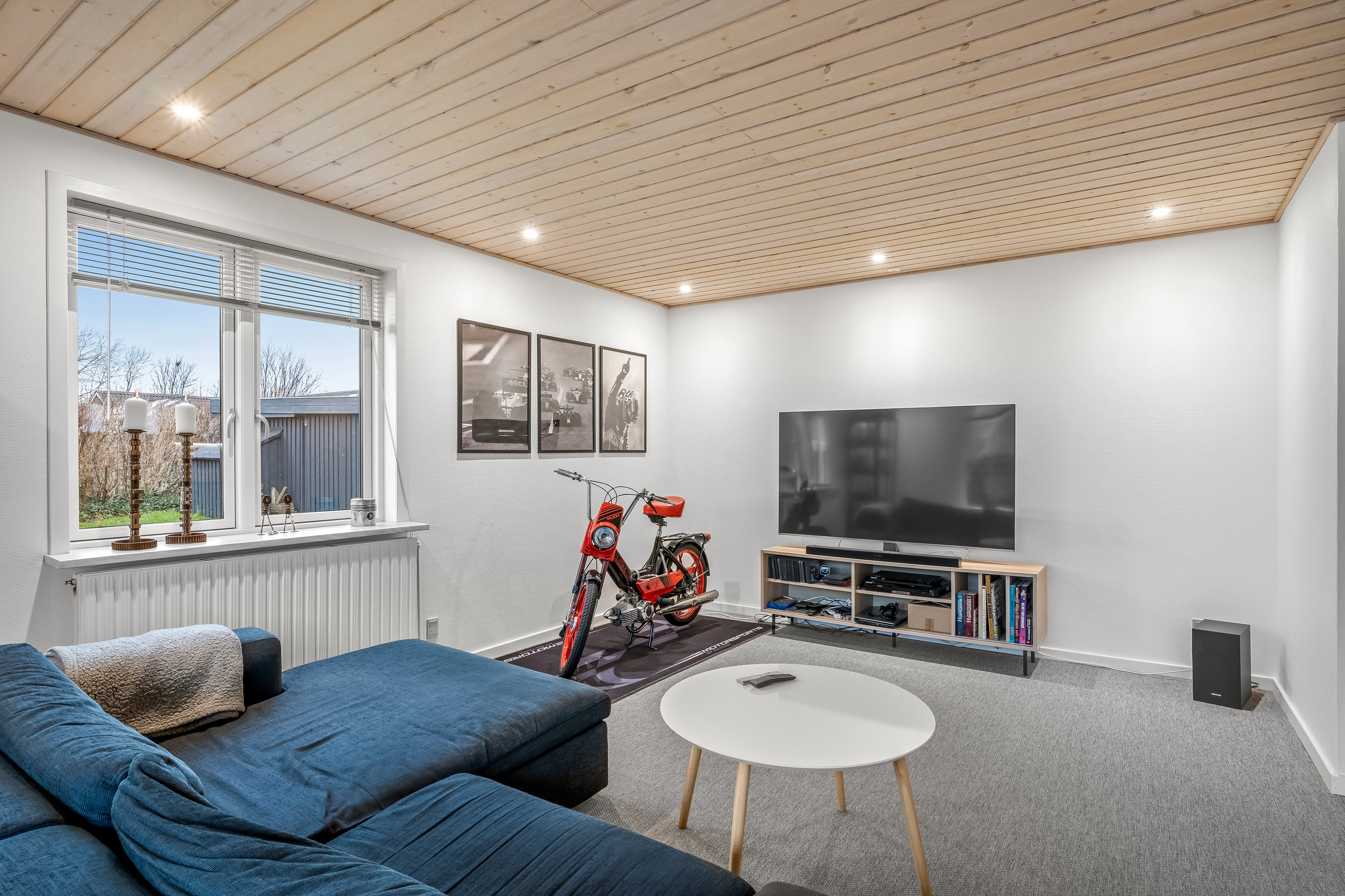 Fremhævet stue billede i fuldskærmstilstand. Billede af Pilevænget 16, 6920 Videbæk