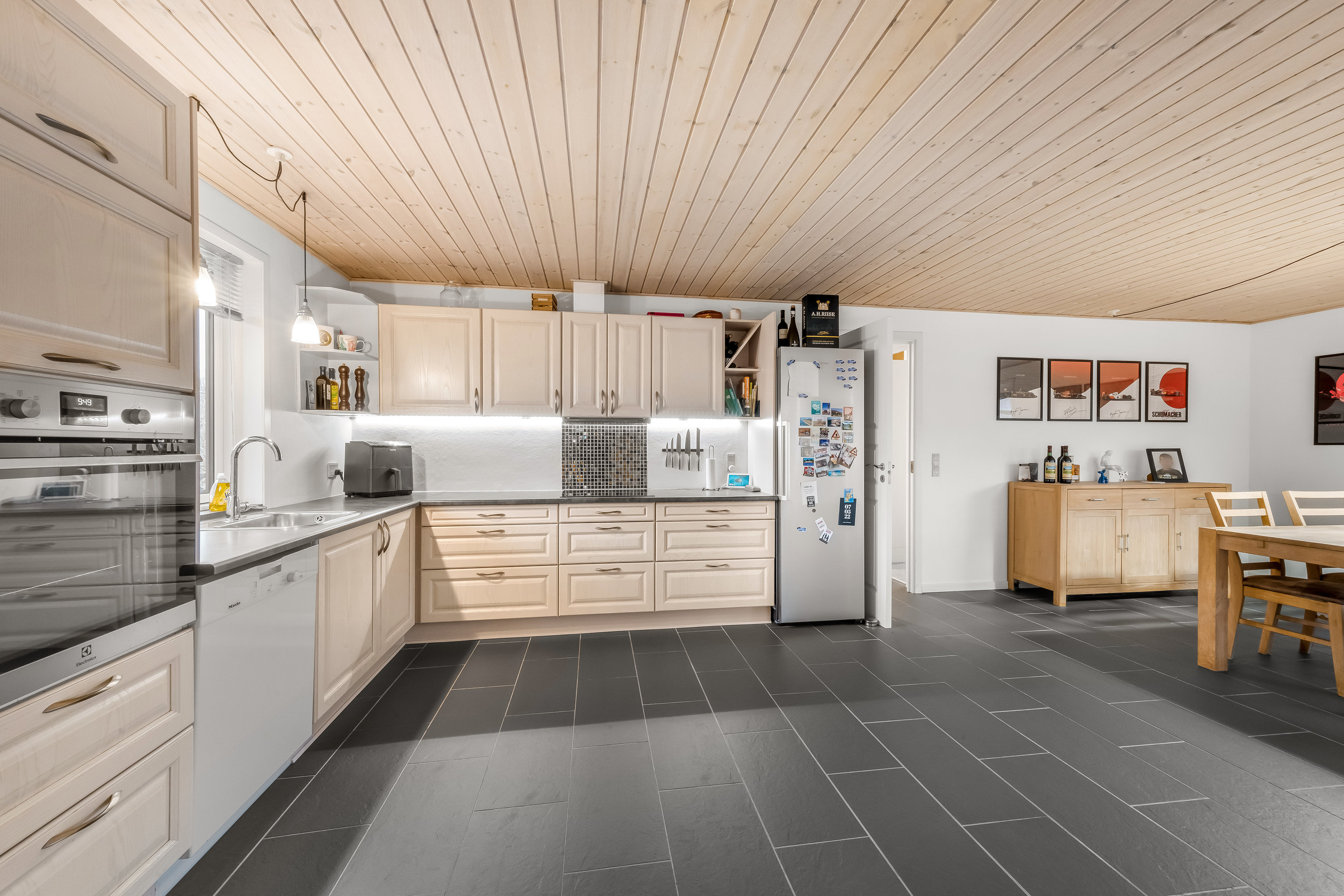 Fremhævet køkken billede i fuldskærmstilstand. Billede af Pilevænget 16, 6920 Videbæk