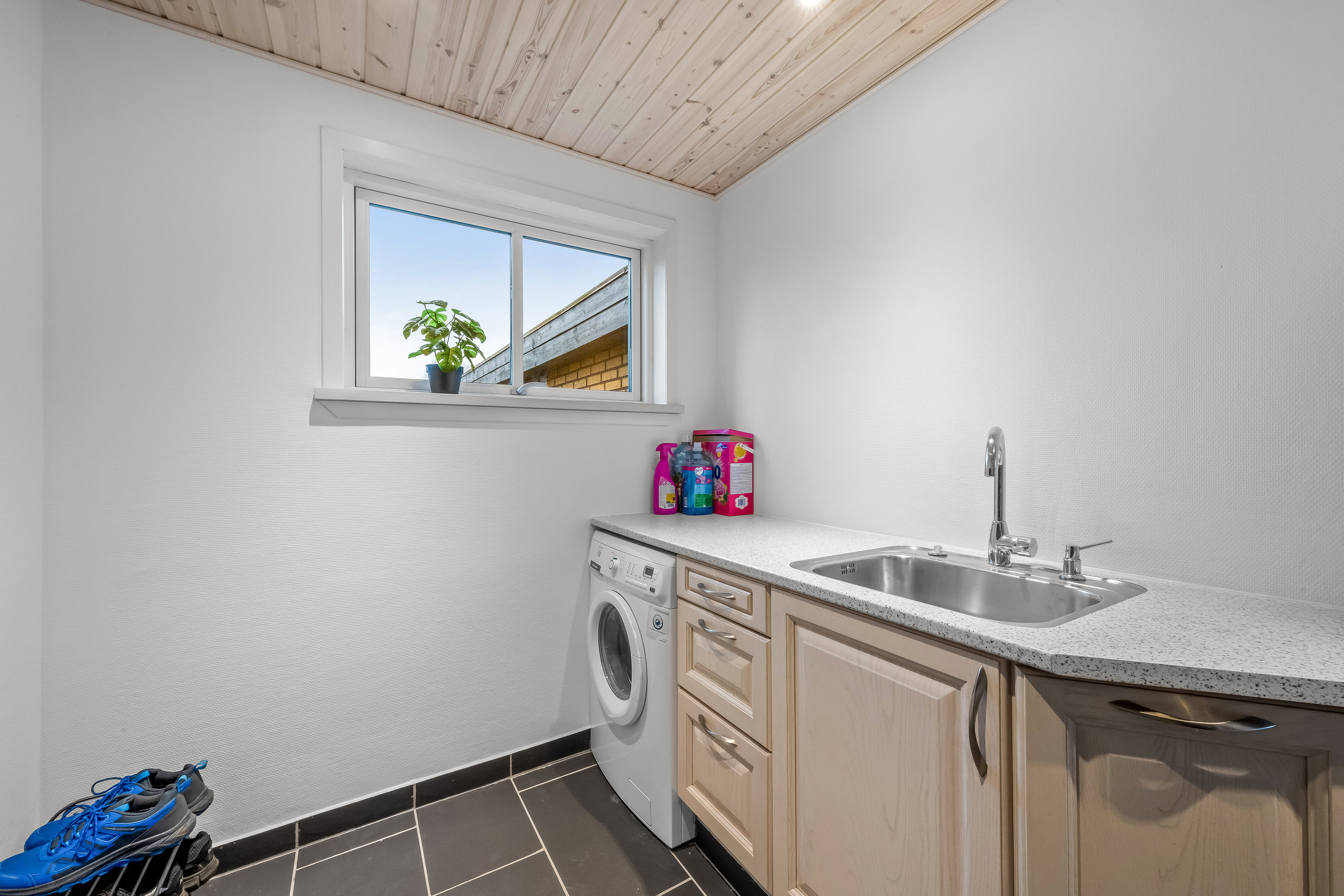 Fremhævet baggang billede i fuldskærmstilstand. Billede af Pilevænget 16, 6920 Videbæk