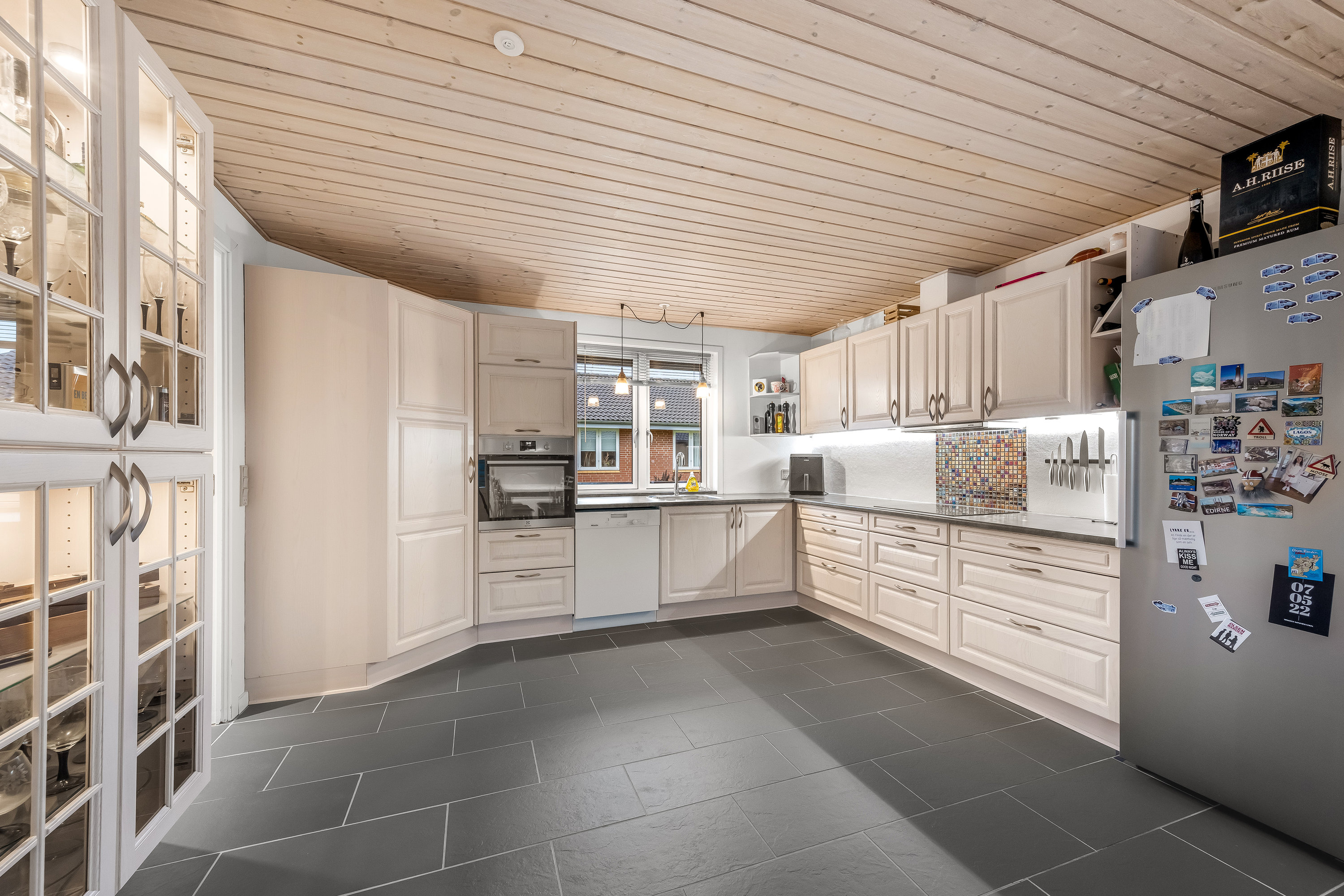 Fremhævet køkken billede i fuldskærmstilstand. Billede af Pilevænget 16, 6920 Videbæk