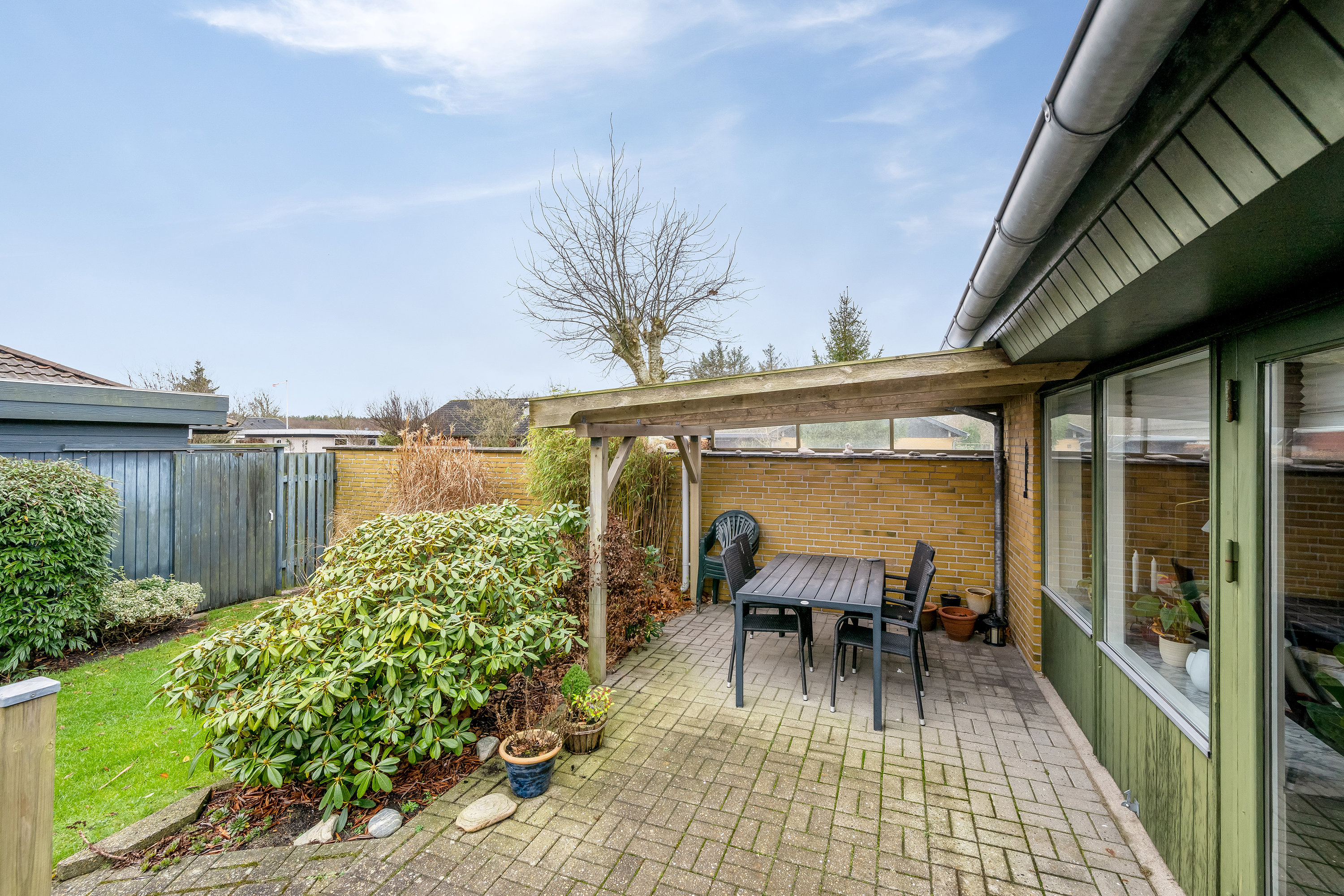 Fremhævet overdækket terrasse billede i fuldskærmstilstand. Billede af Egevej 1, 6880 Tarm