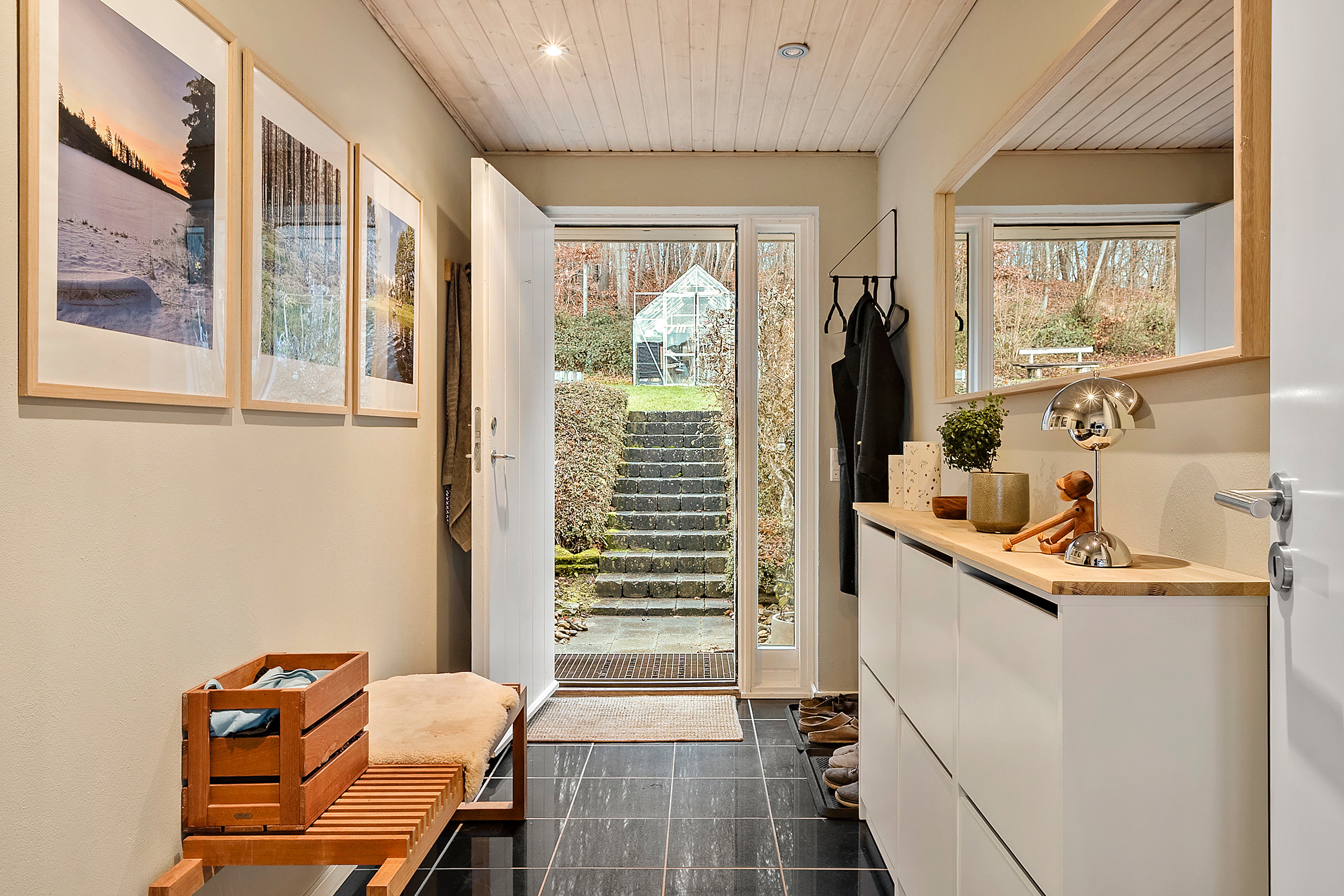 Fremhævet entré billede i fuldskærmstilstand. Billede af Lindbjergparken 113, 6200 Aabenraa