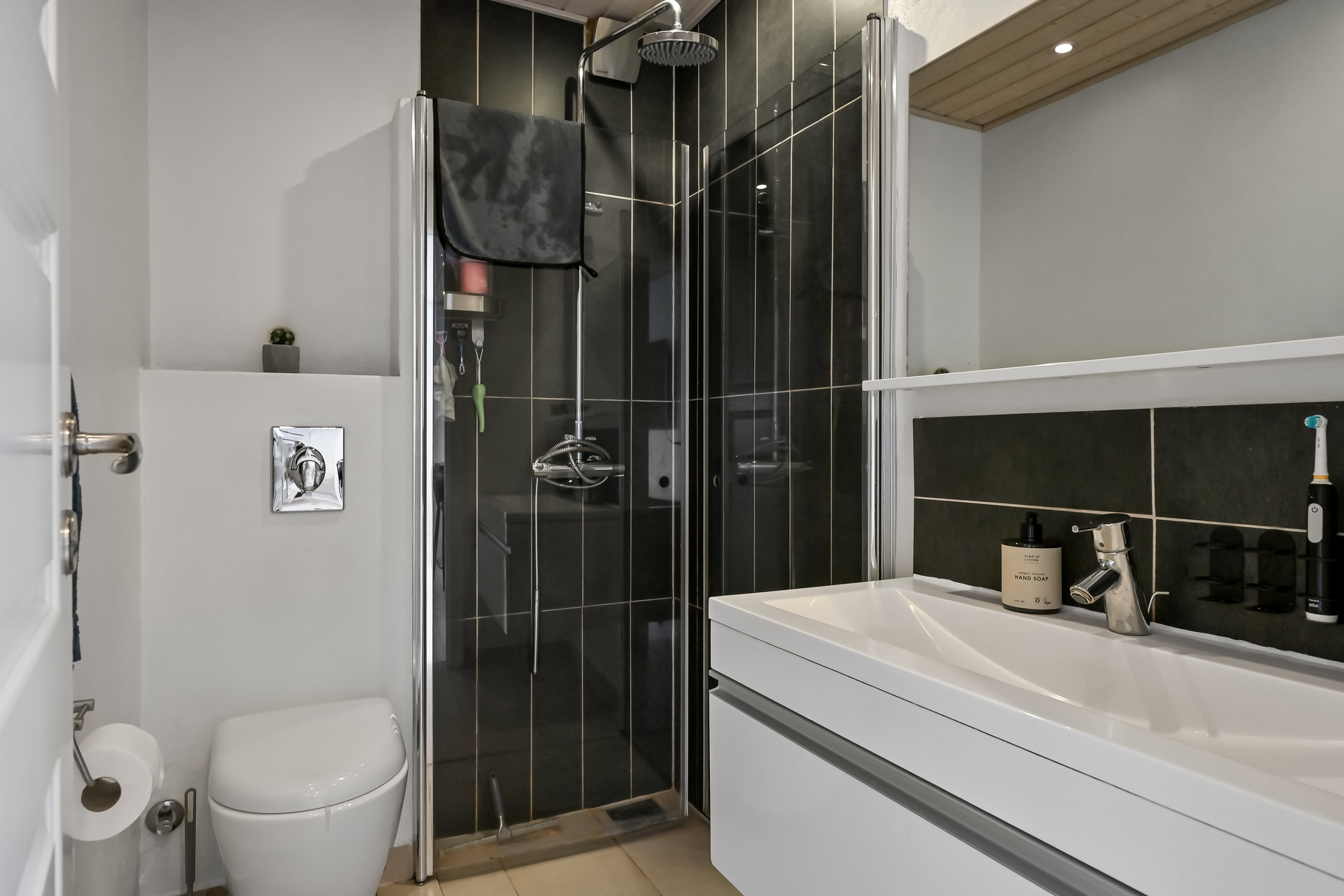 Fremhævet badeværelse billede i fuldskærmstilstand. Billede af Tranekærvej 41, Tjørring, 7400 Herning