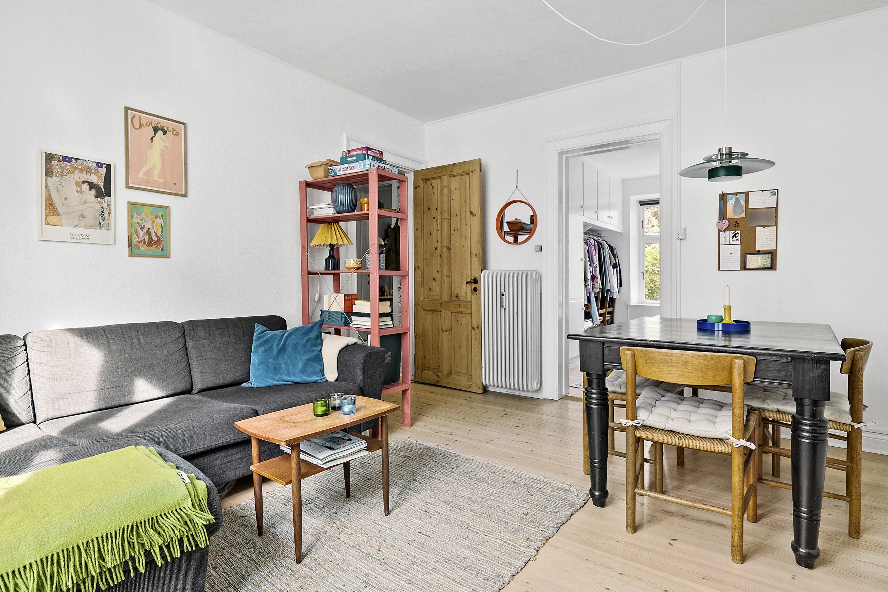 Fremhævet stue billede i fuldskærmstilstand. Billede af Willemoesgade 20, 1., Trøjborg , 8200 Aarhus N