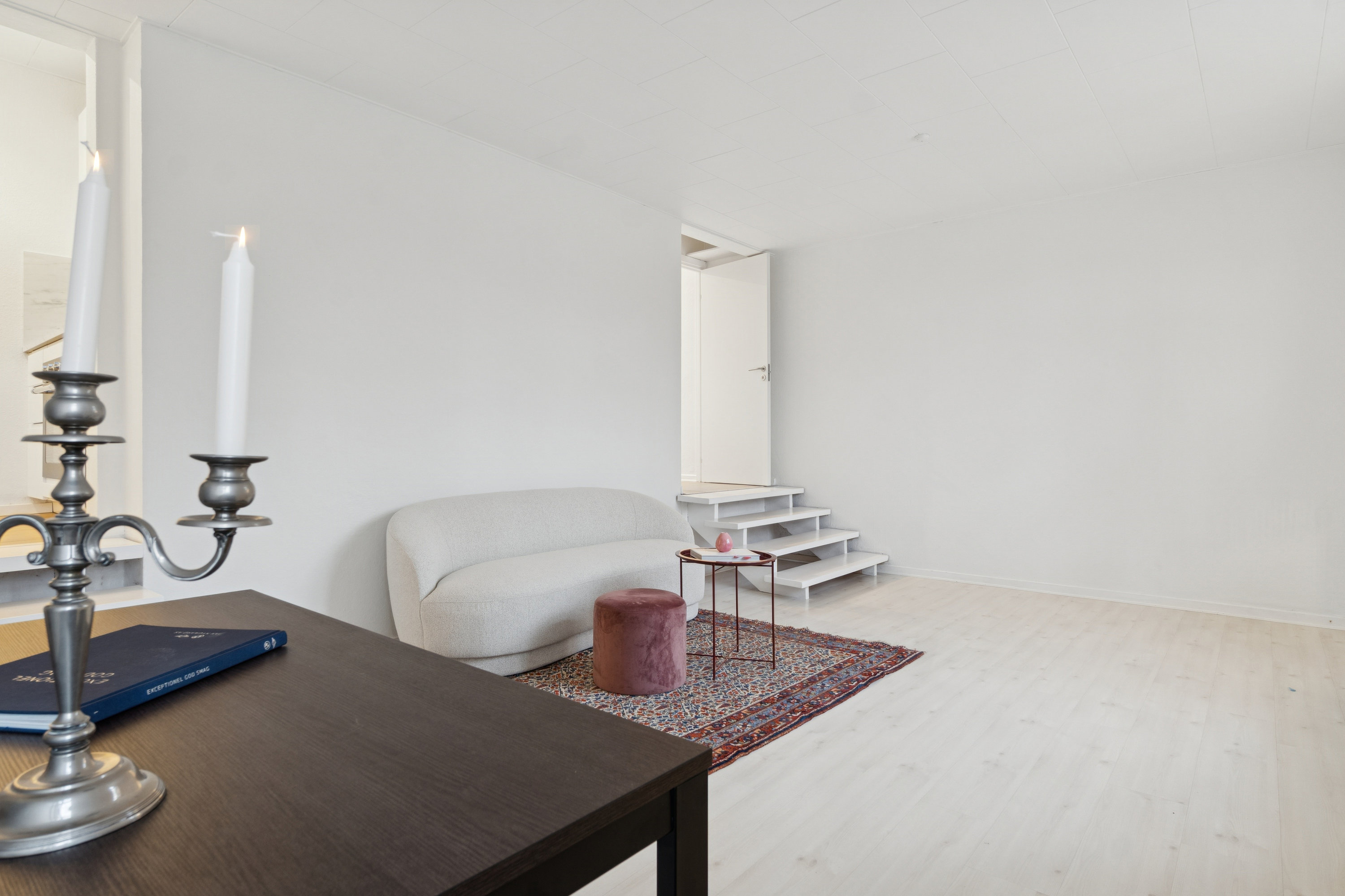 Fremhævet stue billede i fuldskærmstilstand. Billede af Sankt Mortens Vej 1C, 4000 Roskilde