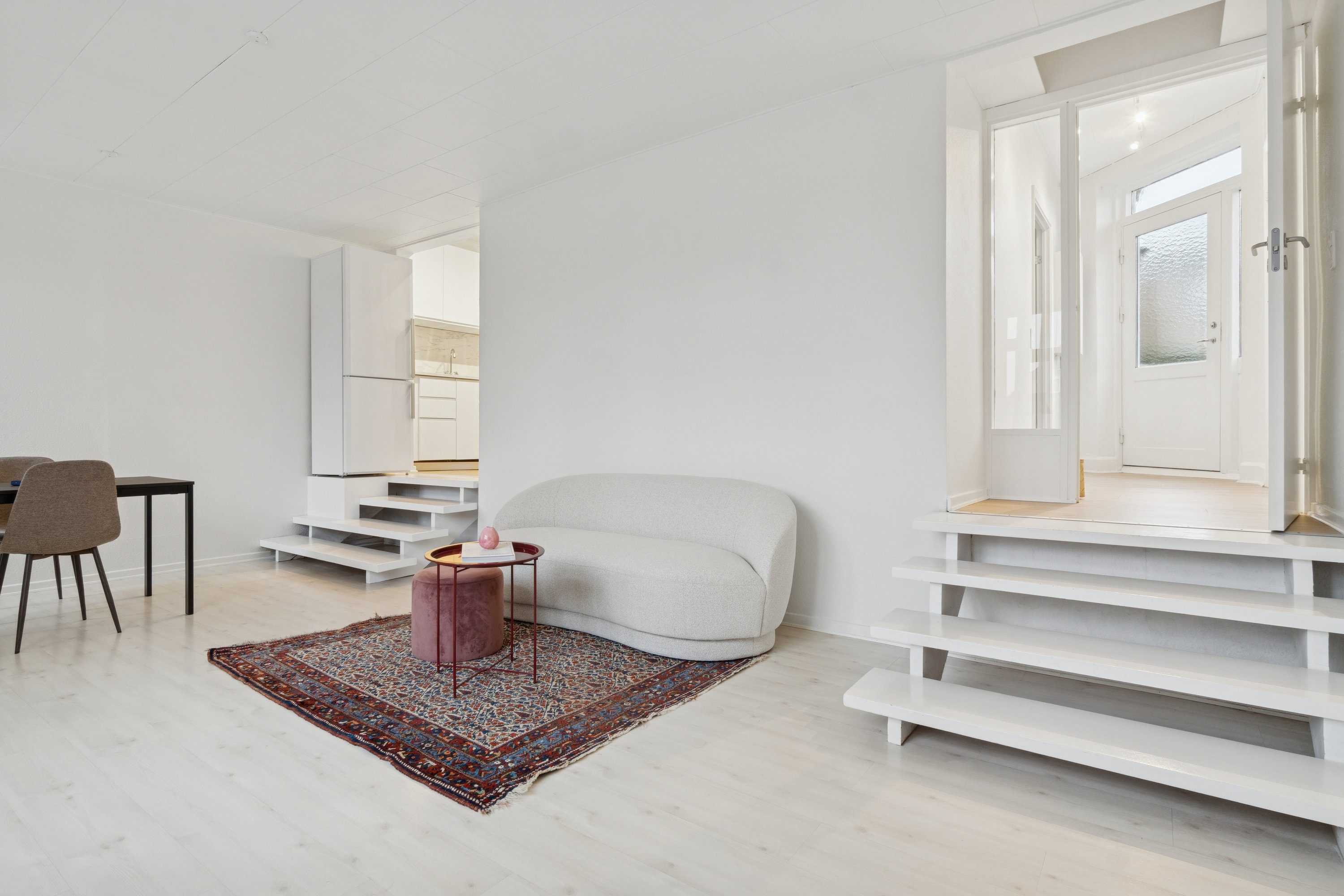 Fremhævet stue billede i fuldskærmstilstand. Billede af Sankt Mortens Vej 1C, 4000 Roskilde