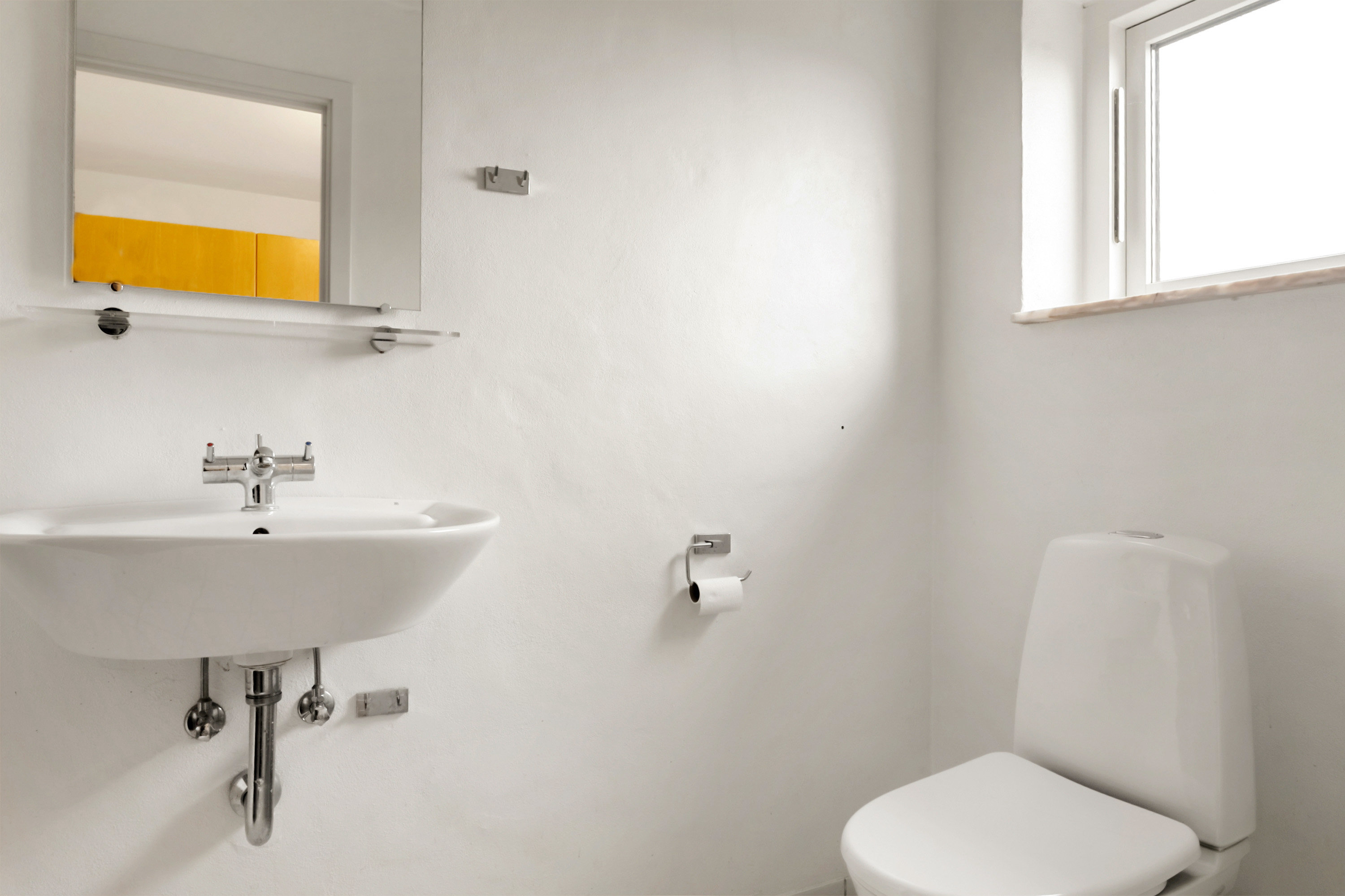 Fremhævet toilet billede i fuldskærmstilstand. Billede af Ørnstrupvej 33, 8700 Horsens