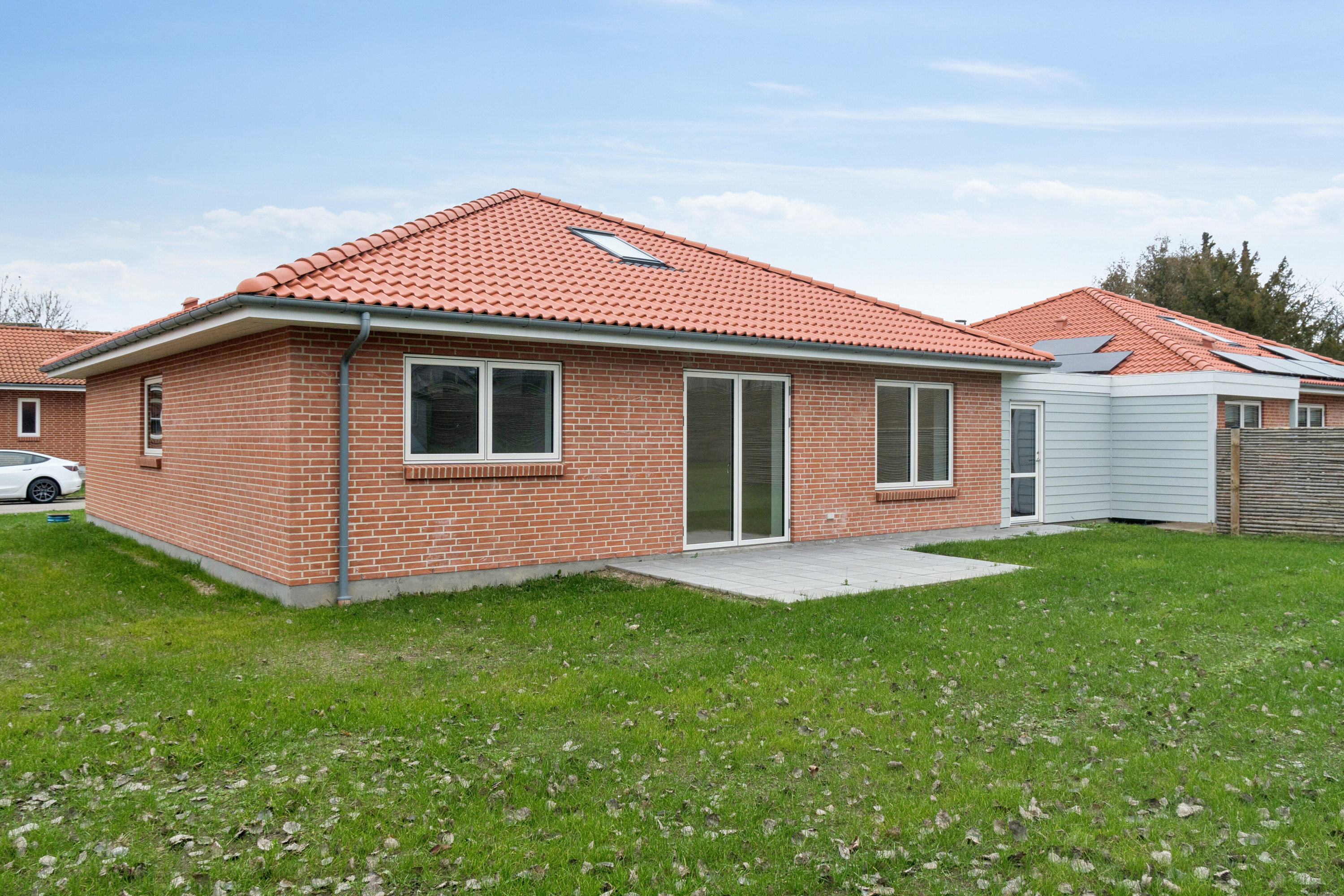 Miniaturebillede 2: set fra haven. Billede af Troelstrup Bygade 2F, 4690 Haslev