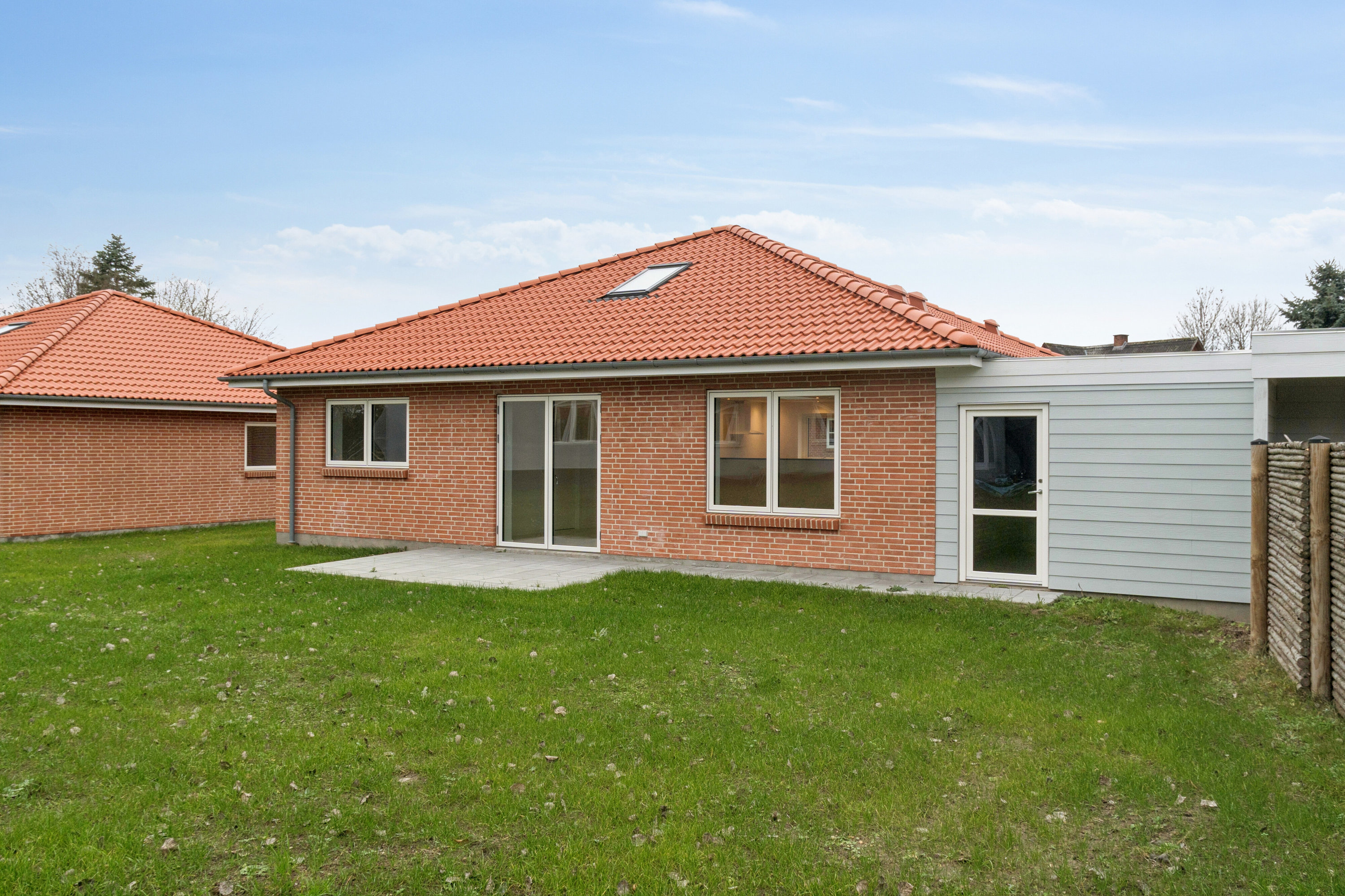 Fremhævet set fra haven billede i fuldskærmstilstand. Billede af Troelstrup Bygade 2F, 4690 Haslev