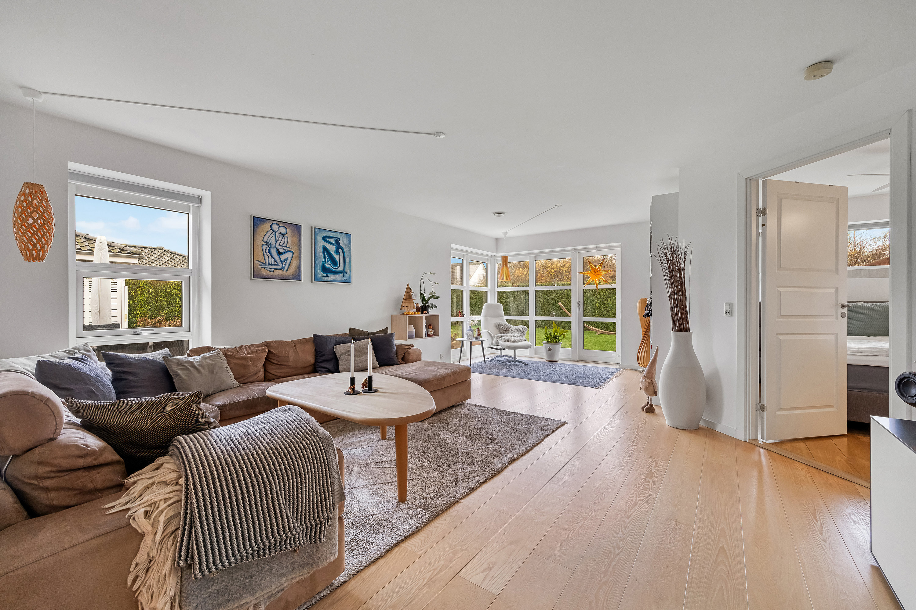 Fremhævet stue billede i fuldskærmstilstand. Billede af Gyldenstens Vænge 18, 3600 Frederikssund