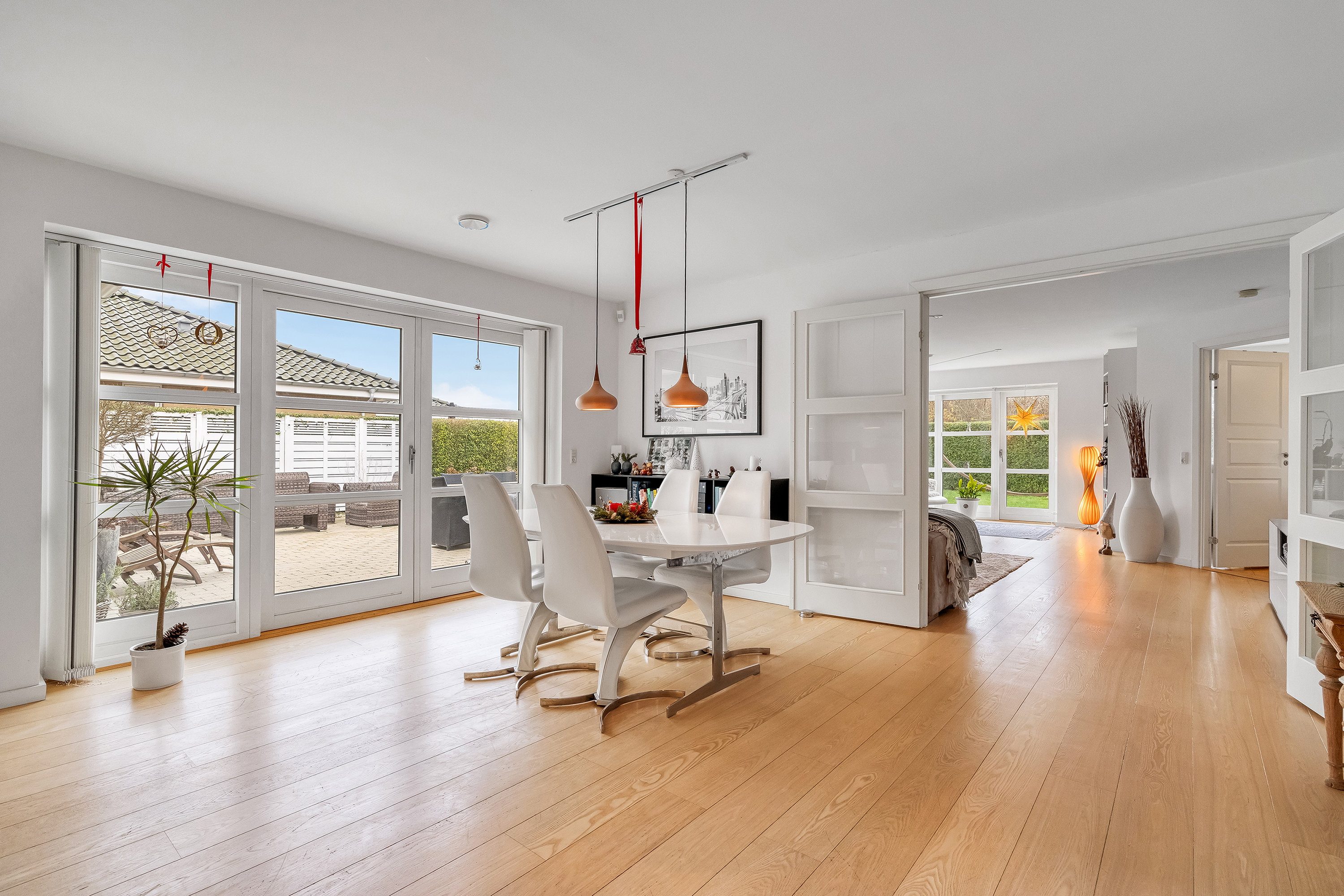 Fremhævet køkken alrum billede i fuldskærmstilstand. Billede af Gyldenstens Vænge 18, 3600 Frederikssund