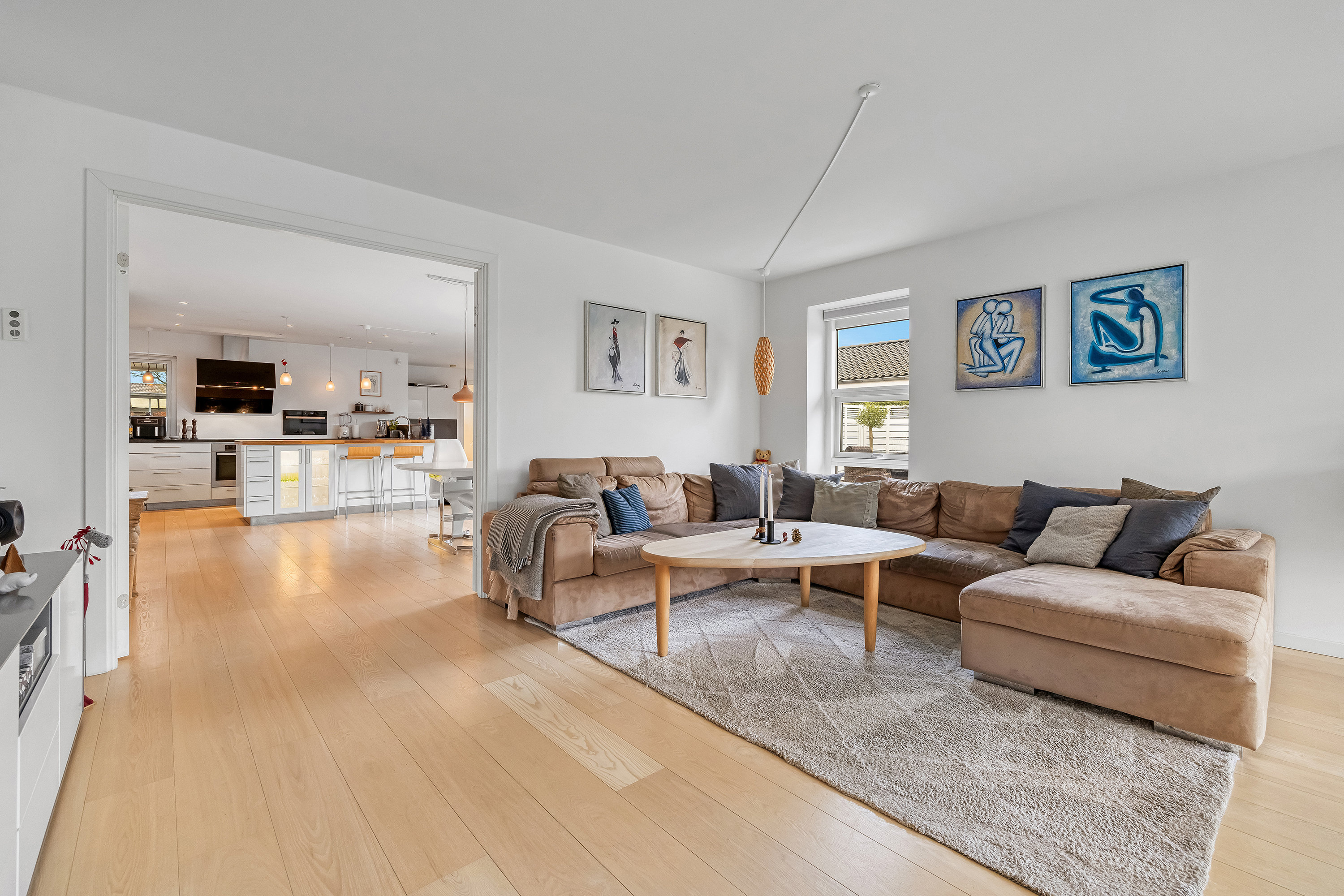 Fremhævet stue billede i fuldskærmstilstand. Billede af Gyldenstens Vænge 18, 3600 Frederikssund