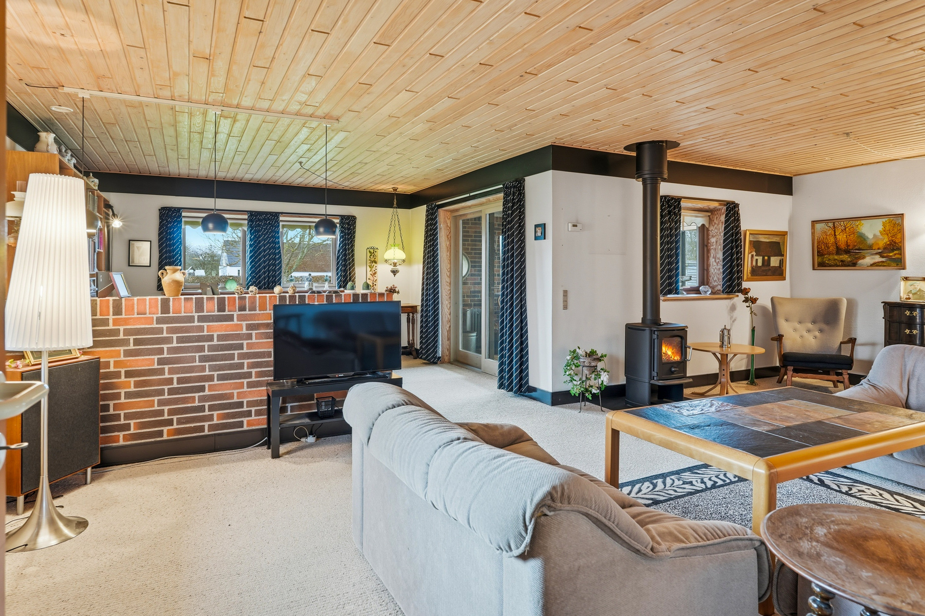 Fremhævet stue billede i fuldskærmstilstand. Billede af Skolebakken 6, Roerslev, 5450 Otterup