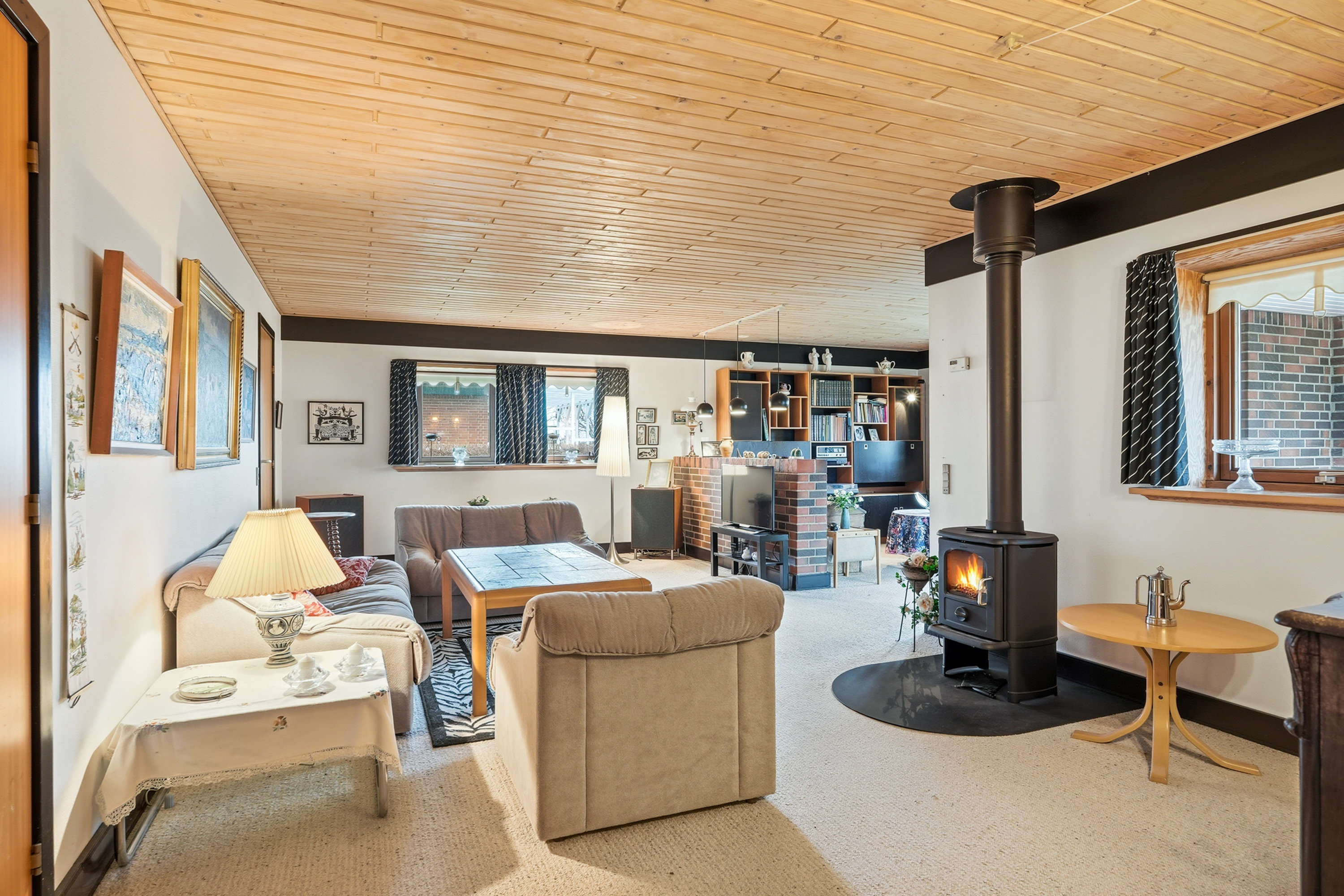 Fremhævet stue billede i fuldskærmstilstand. Billede af Skolebakken 6, Roerslev, 5450 Otterup