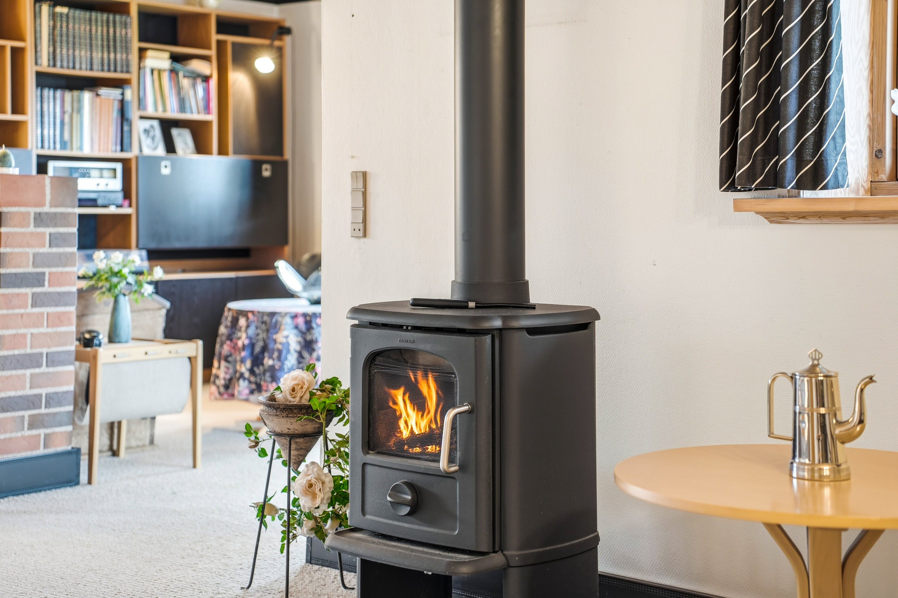 Fremhævet stue billede i fuldskærmstilstand. Billede af Skolebakken 6, Roerslev, 5450 Otterup