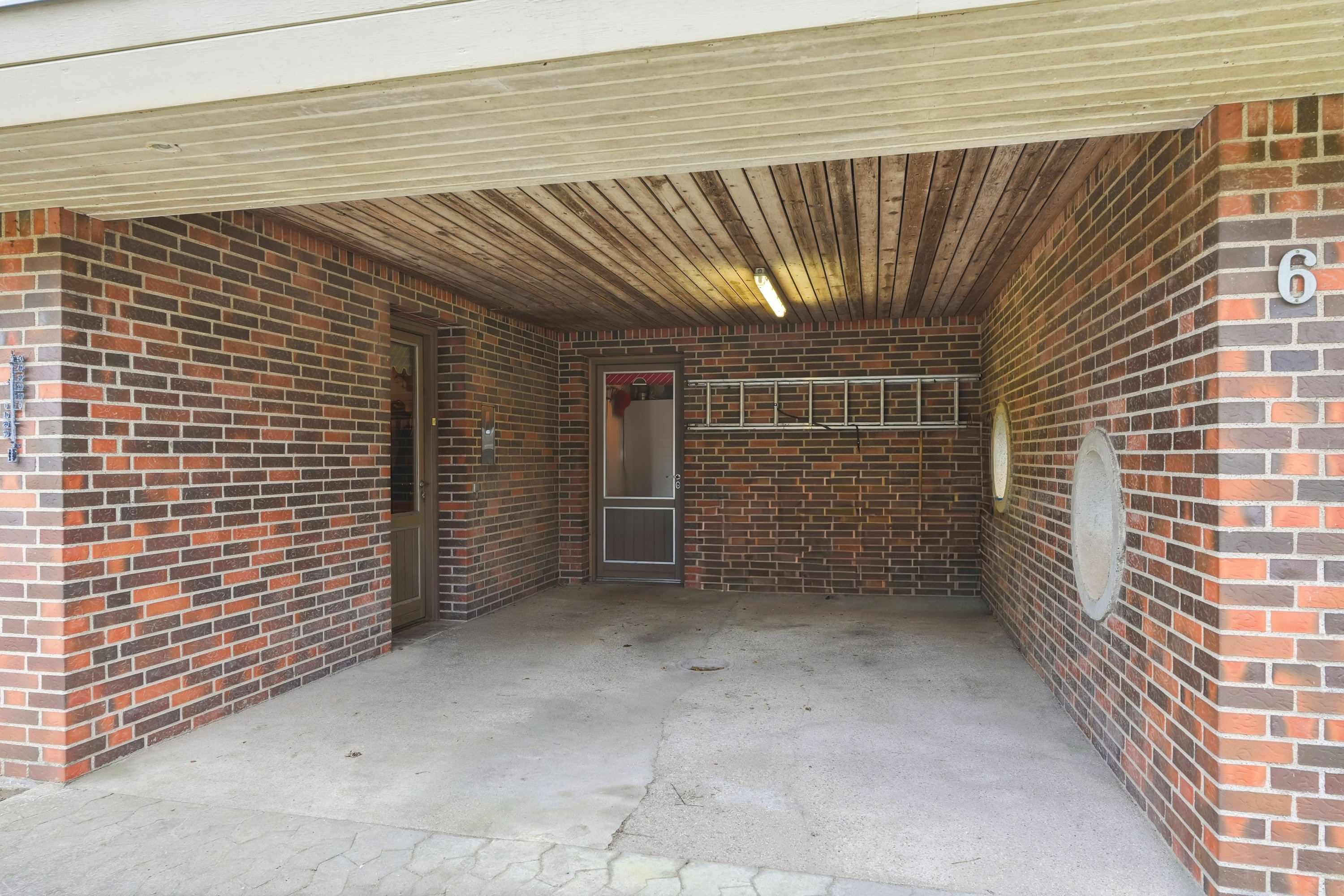 Fremhævet carport billede i fuldskærmstilstand. Billede af Skolebakken 6, Roerslev, 5450 Otterup