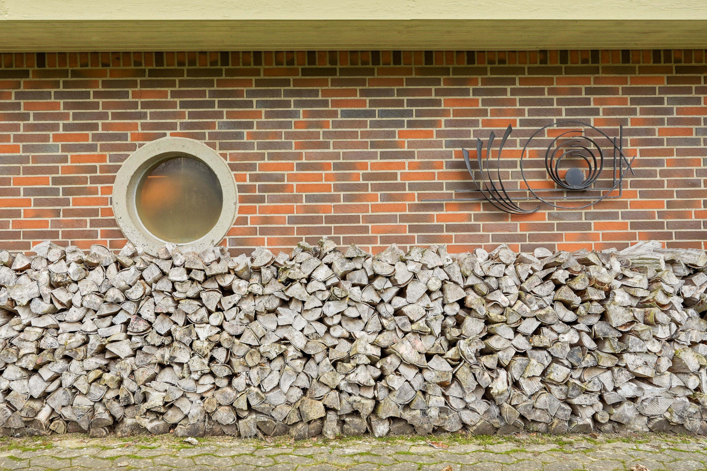 Fremhævet facade billede i fuldskærmstilstand. Billede af Skolebakken 6, Roerslev, 5450 Otterup