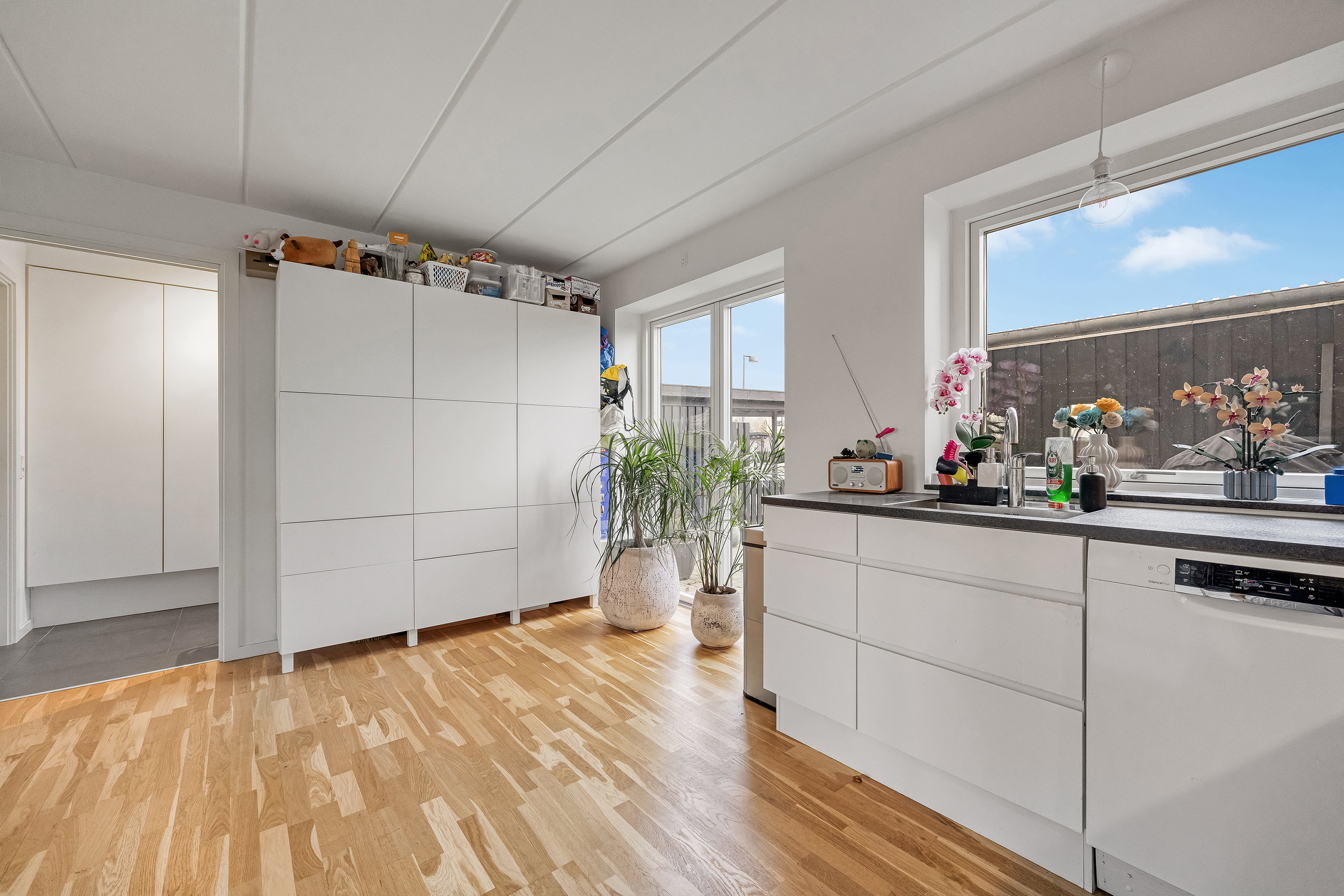 Fremhævet køkken alrum billede i fuldskærmstilstand. Billede af Okavangovej 18, Vinge, 3600 Frederikssund