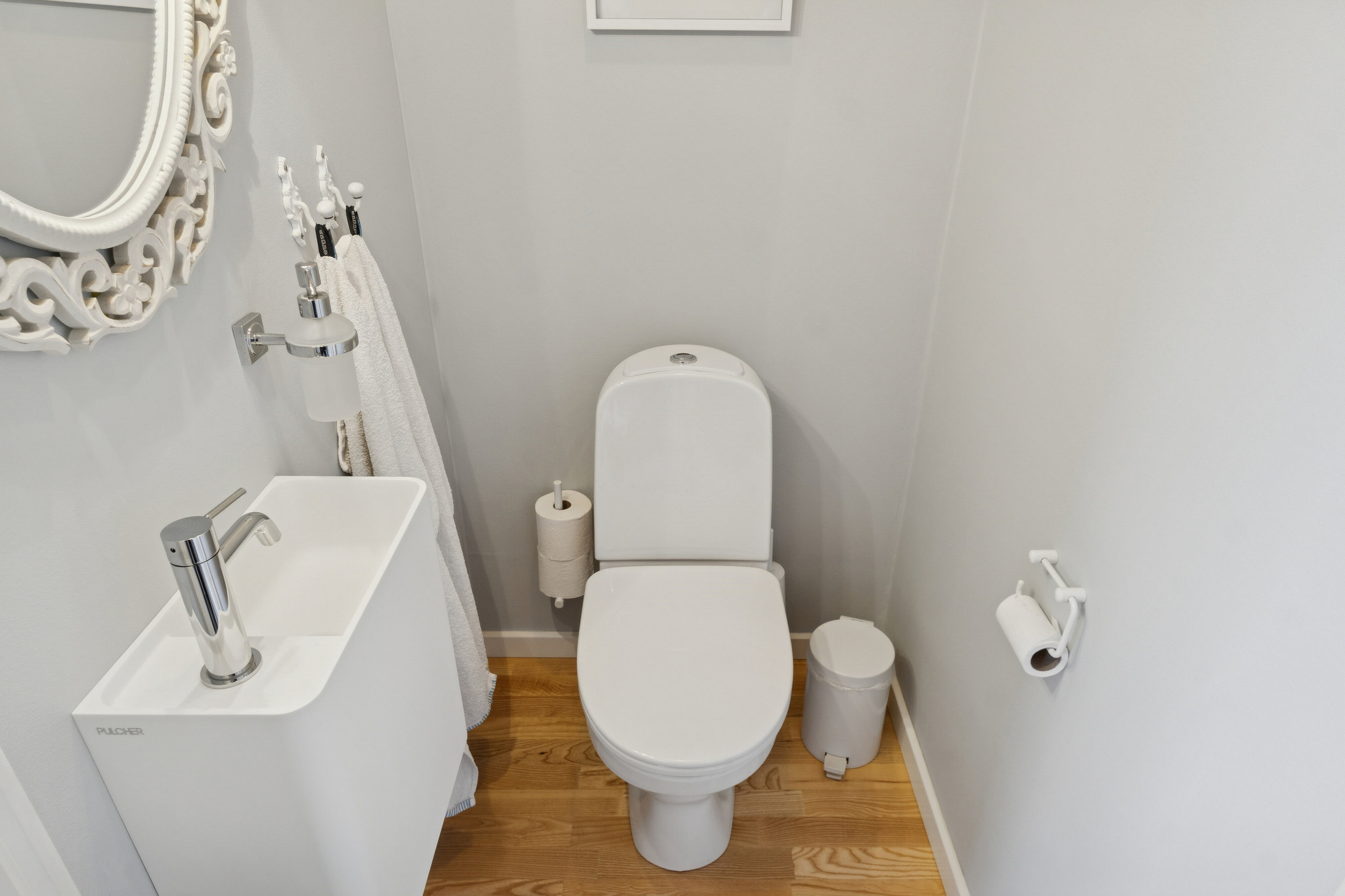 Fremhævet gæstetoilet billede i fuldskærmstilstand. Billede af Ørager 43, 2650 Hvidovre