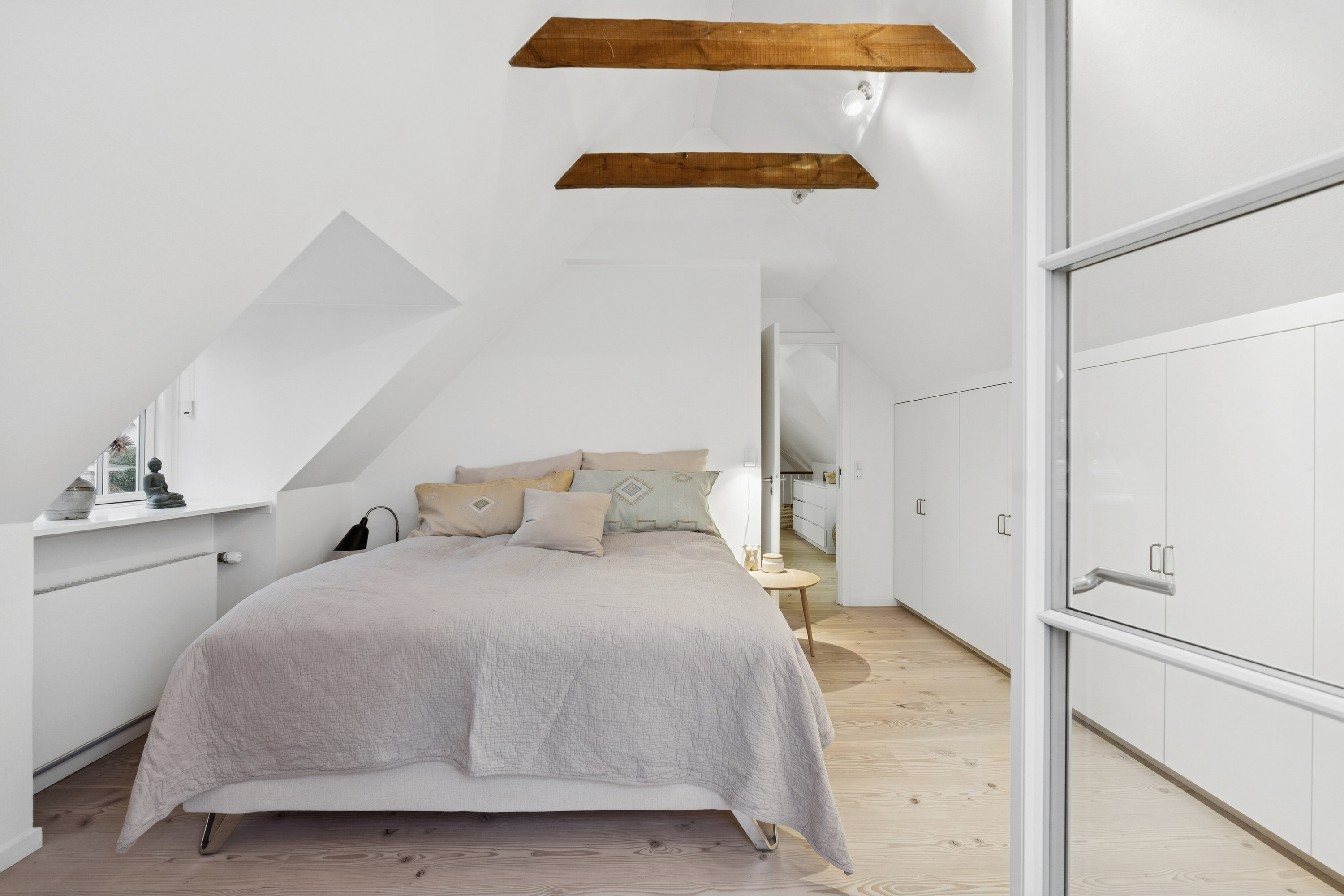 Fremhævet soveværelse billede i fuldskærmstilstand. Billede af Søndervej 21, 2830 Virum