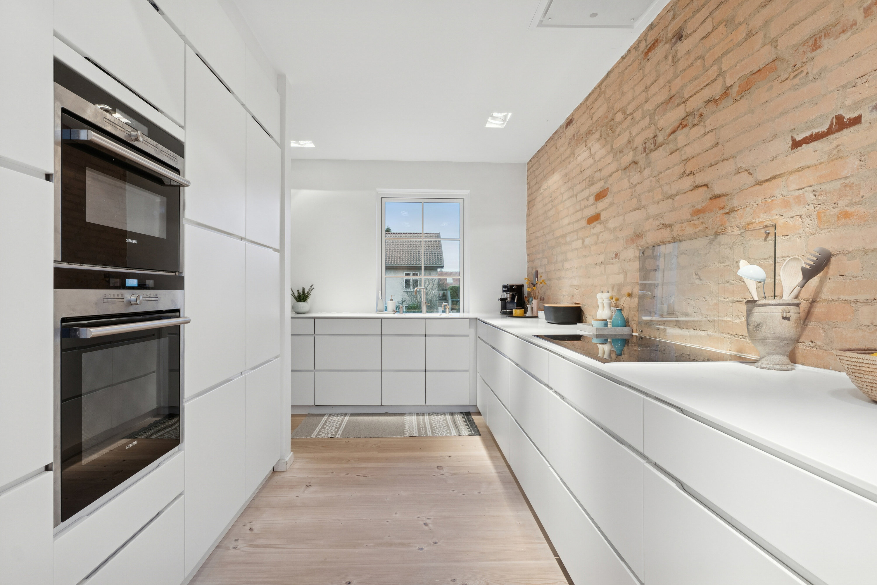 Fremhævet køkken billede i fuldskærmstilstand. Billede af Søndervej 21, 2830 Virum