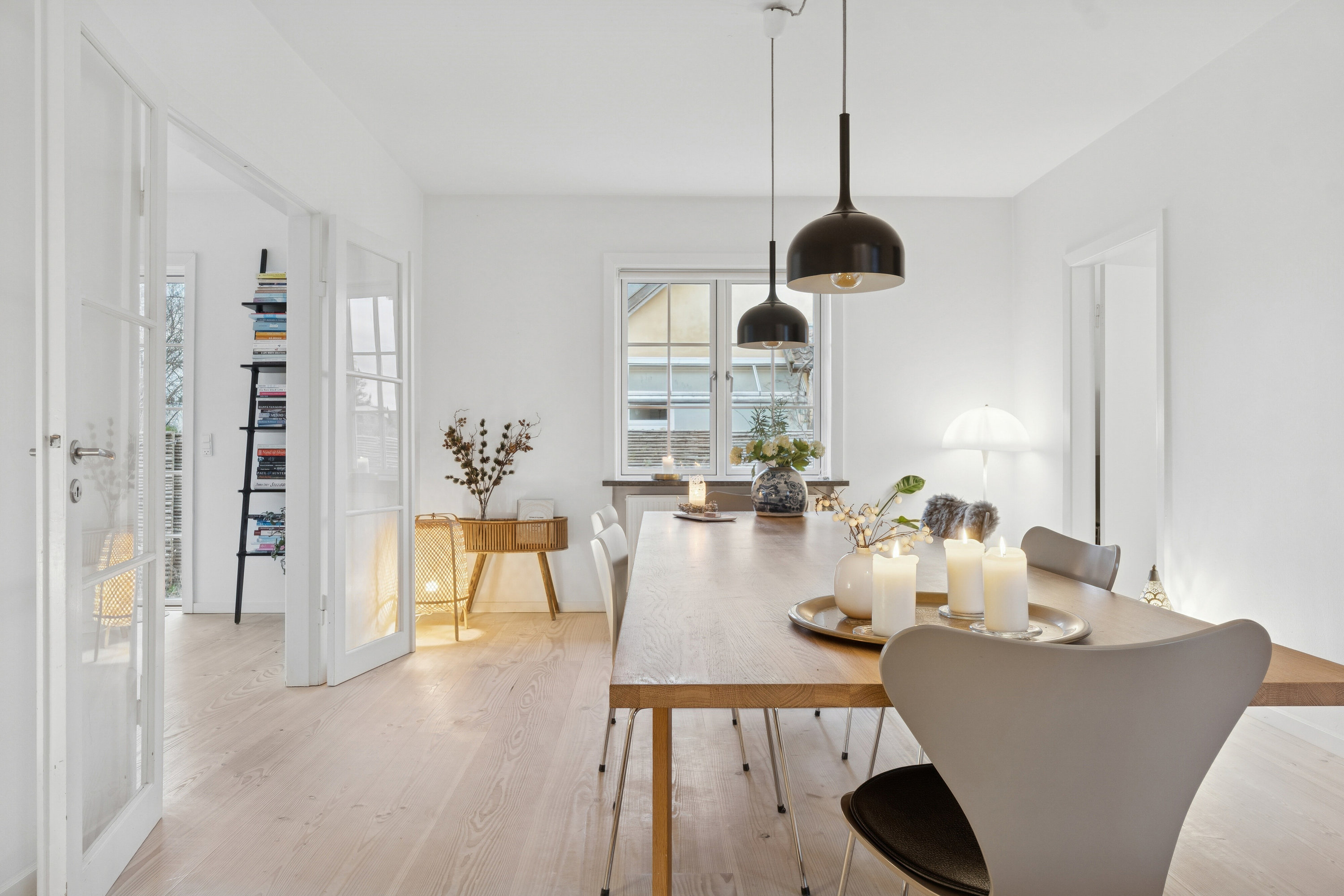 Fremhævet spisestue billede i fuldskærmstilstand. Billede af Søndervej 21, 2830 Virum