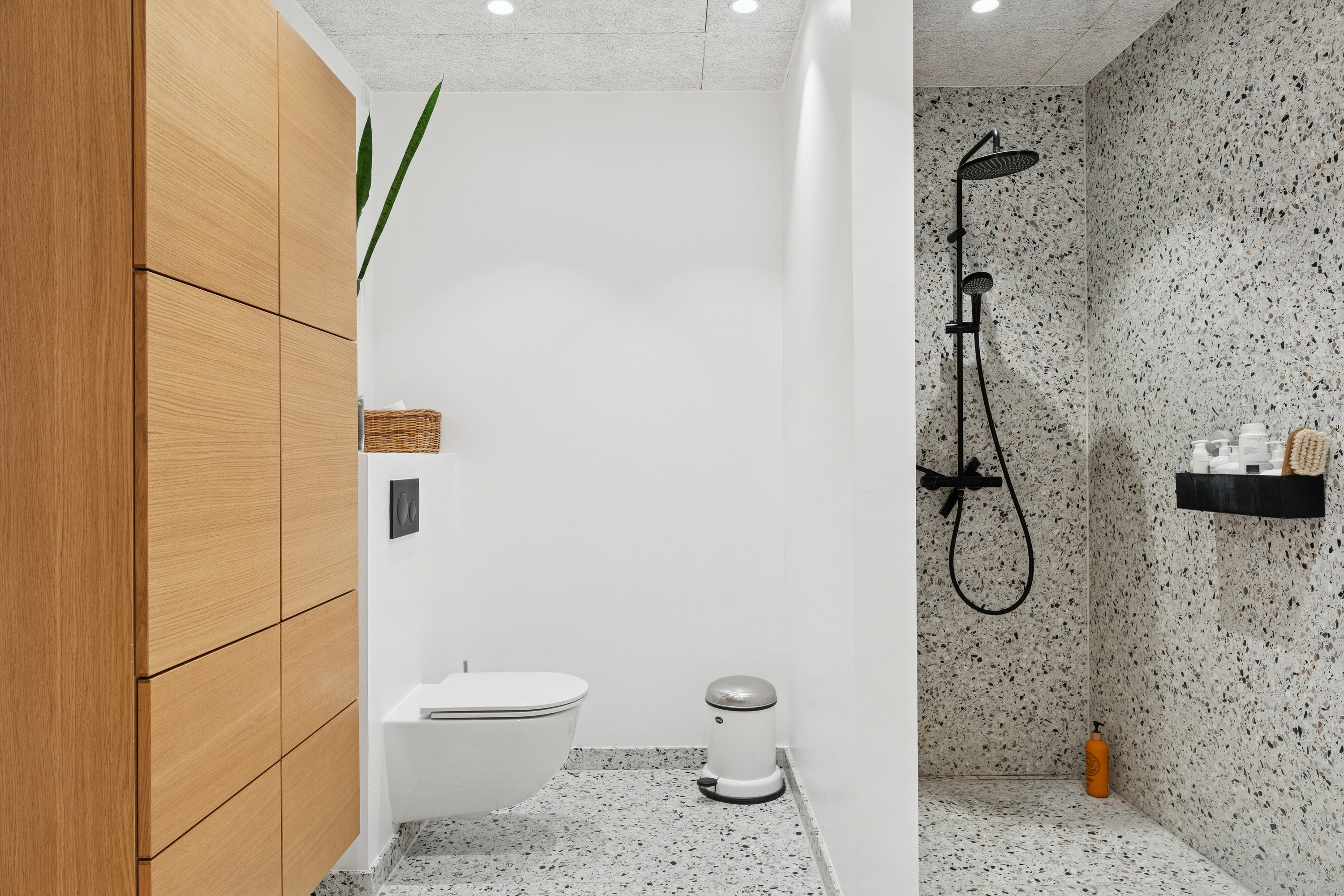 Fremhævet badeværelse billede i fuldskærmstilstand. Billede af Søndervej 38A, 2830 Virum