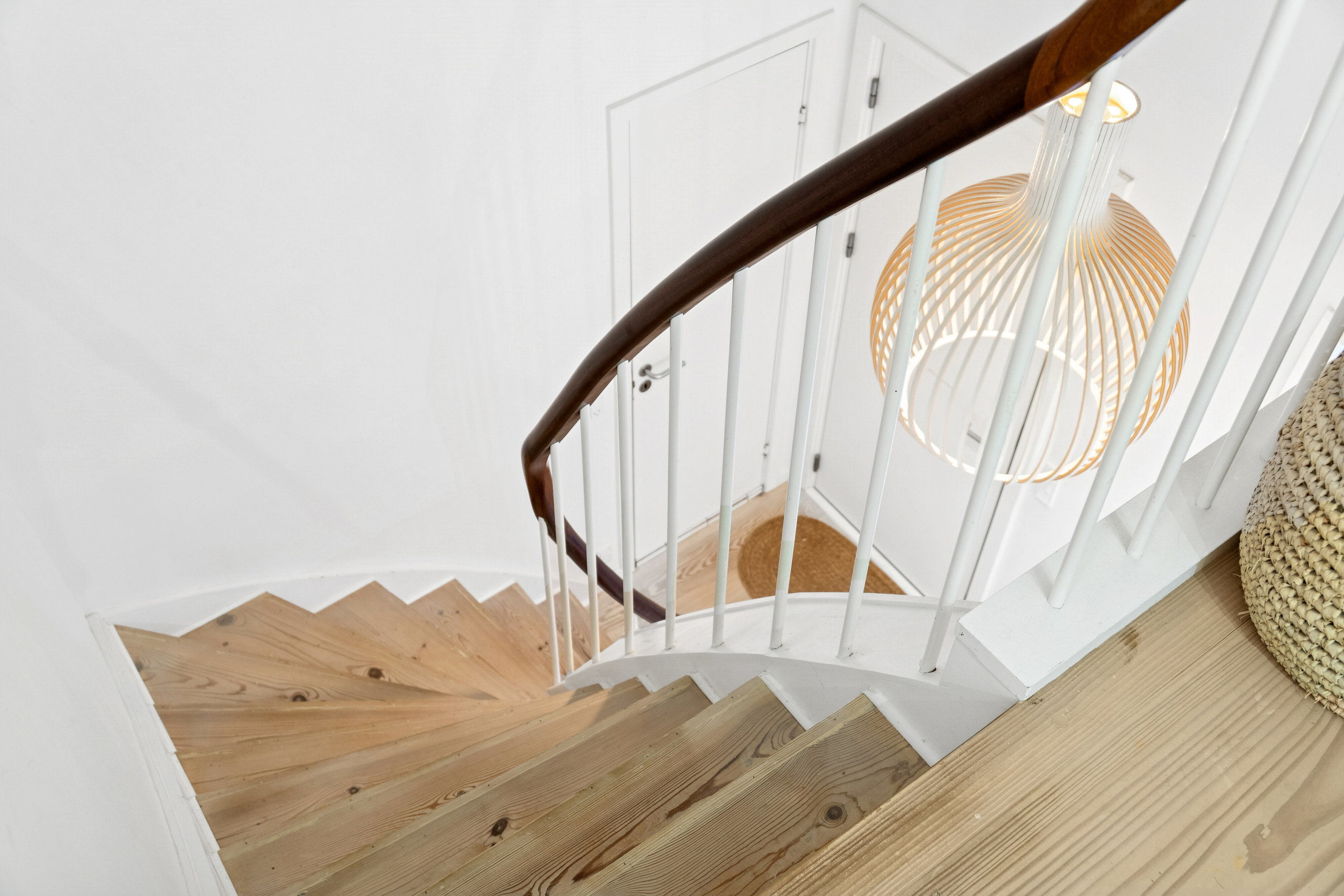 Fremhævet trappe billede i fuldskærmstilstand. Billede af Søndervej 21, 2830 Virum