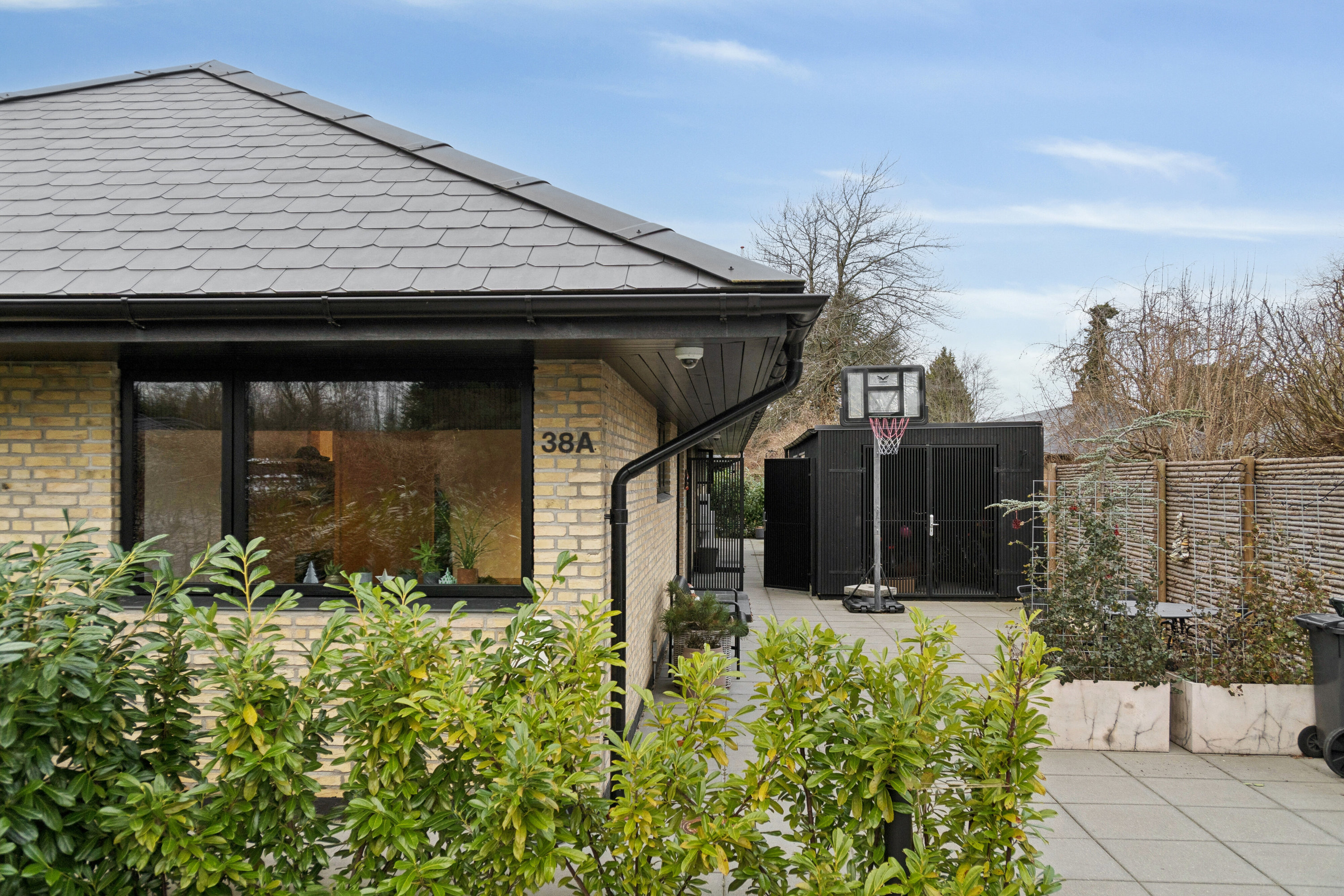 Fremhævet udendørs billede i fuldskærmstilstand. Billede af Søndervej 38A, 2830 Virum