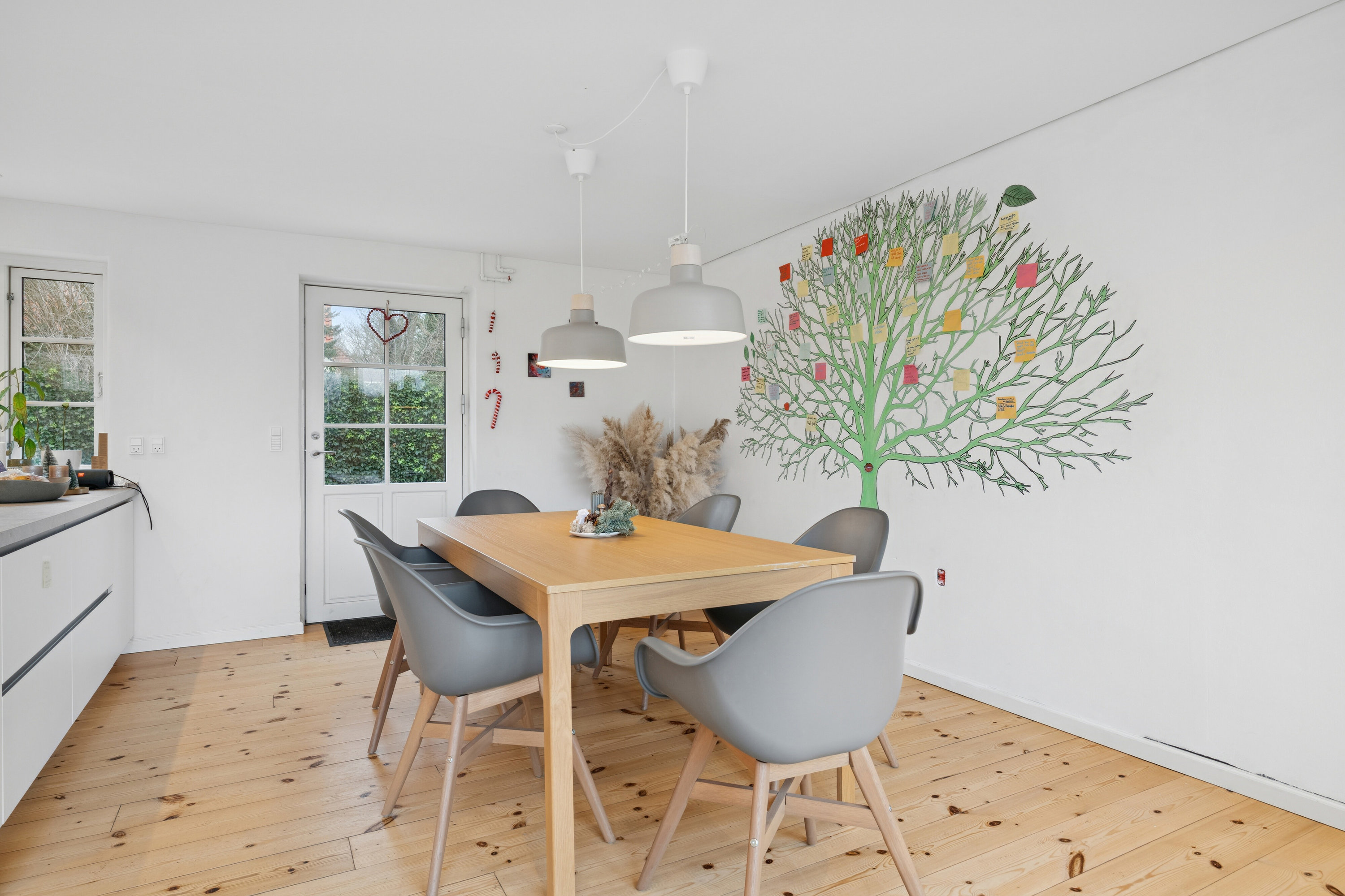 Fremhævet spisestue billede i fuldskærmstilstand. Billede af Grundtvigs Alle 20, 4760 Vordingborg