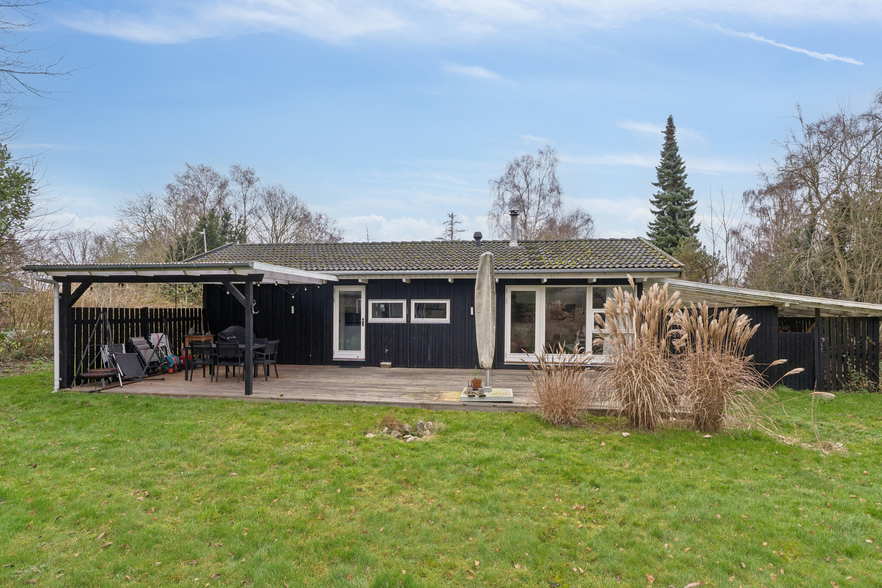 Miniaturebillede 1: set fra haven. Billede af Vagtelvej 14, Bønsvig Str, 4720 Præstø