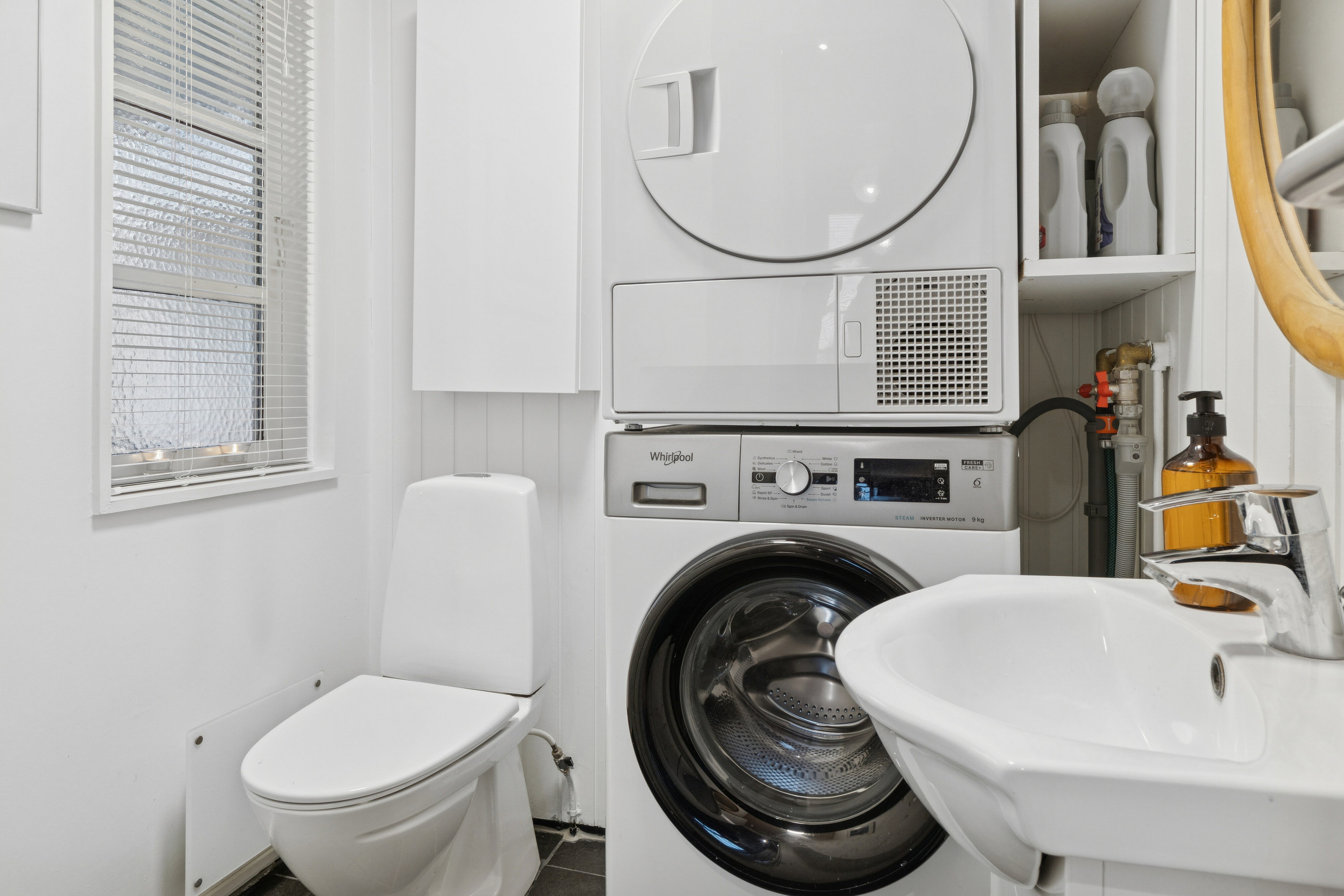 Fremhævet badeværelse billede i fuldskærmstilstand. Billede af Skadevænget 8, Vellerup, 4050 Skibby