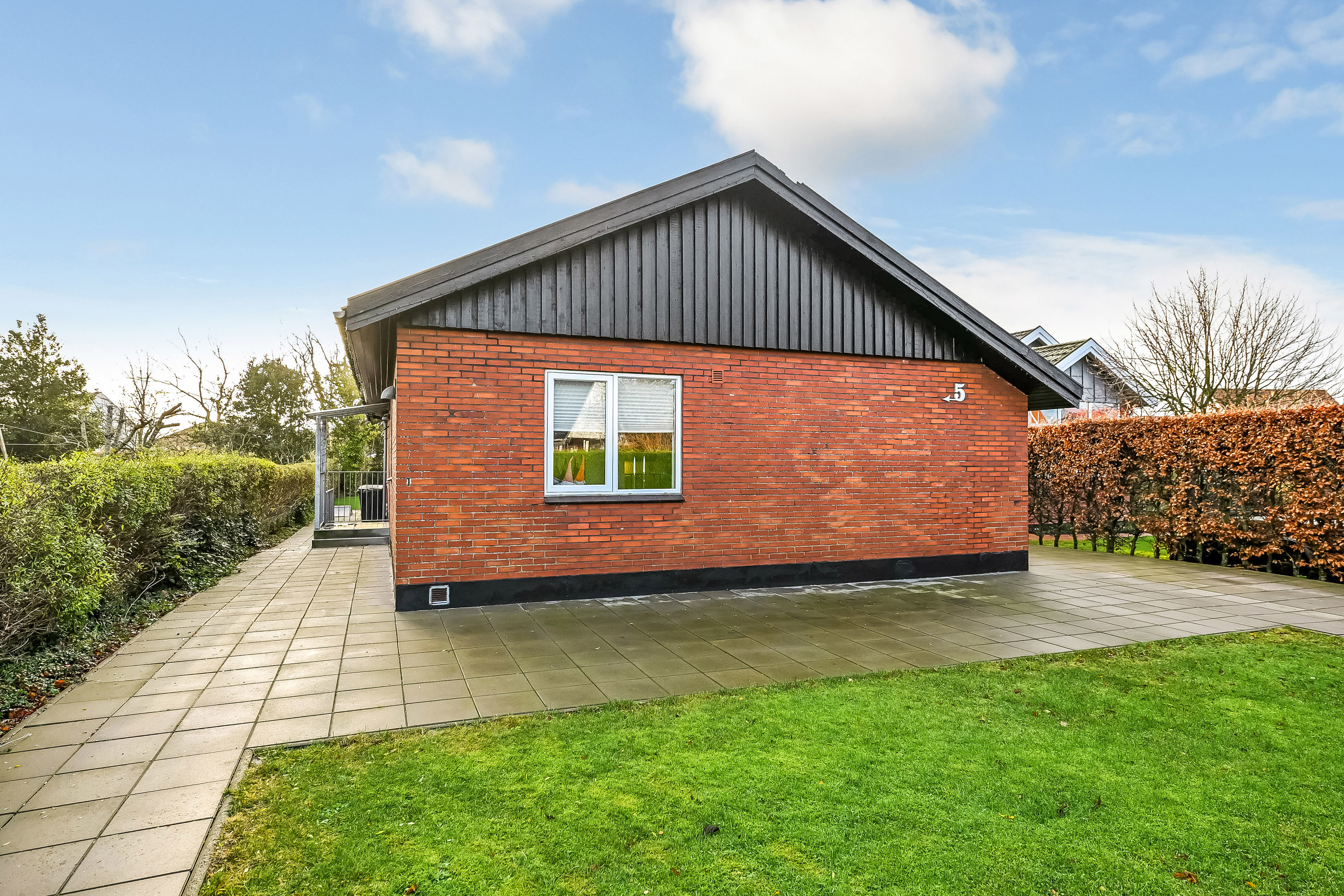 Fremhævet ejendommen billede i fuldskærmstilstand. Billede af C M Nielsens Vej 5, 6710 Esbjerg V