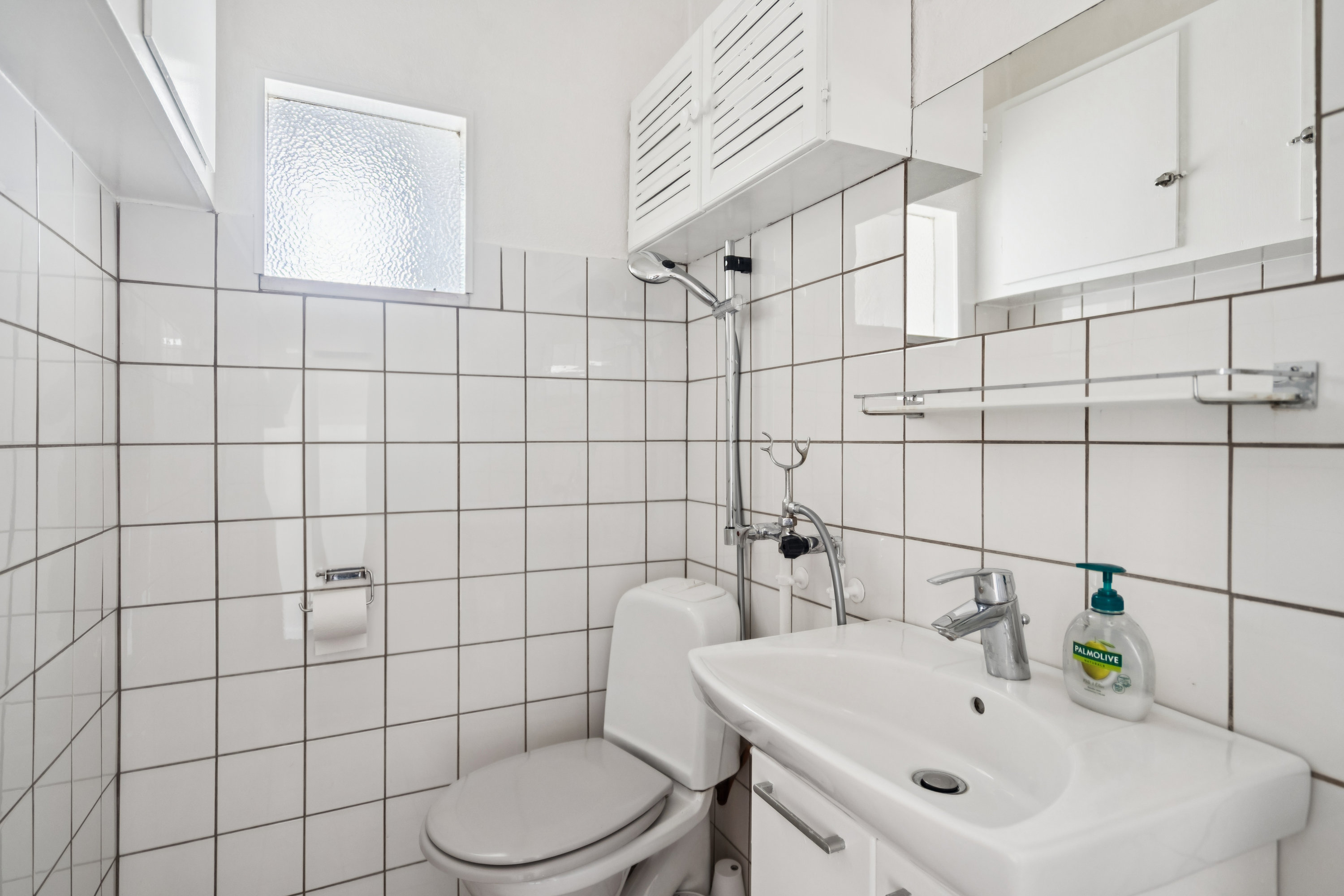 Fremhævet badeværelse billede i fuldskærmstilstand. Billede af Elme Alle 9, 9850 Hirtshals