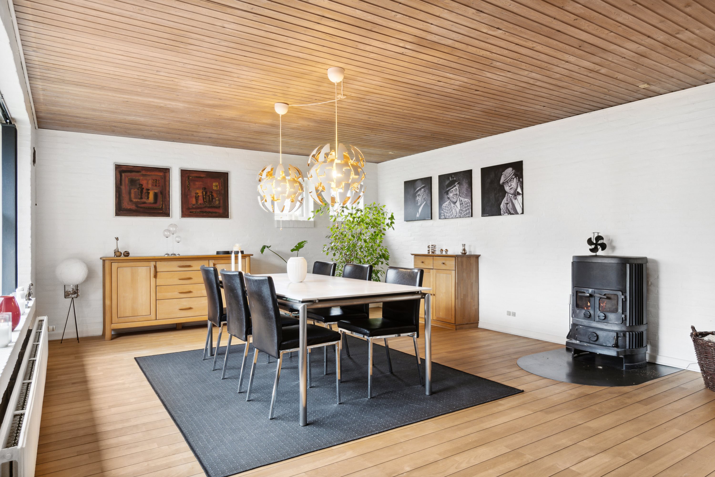 Fremhævet stue billede i fuldskærmstilstand. Billede af Blomstervænget 34, Rindum, 6950 Ringkøbing