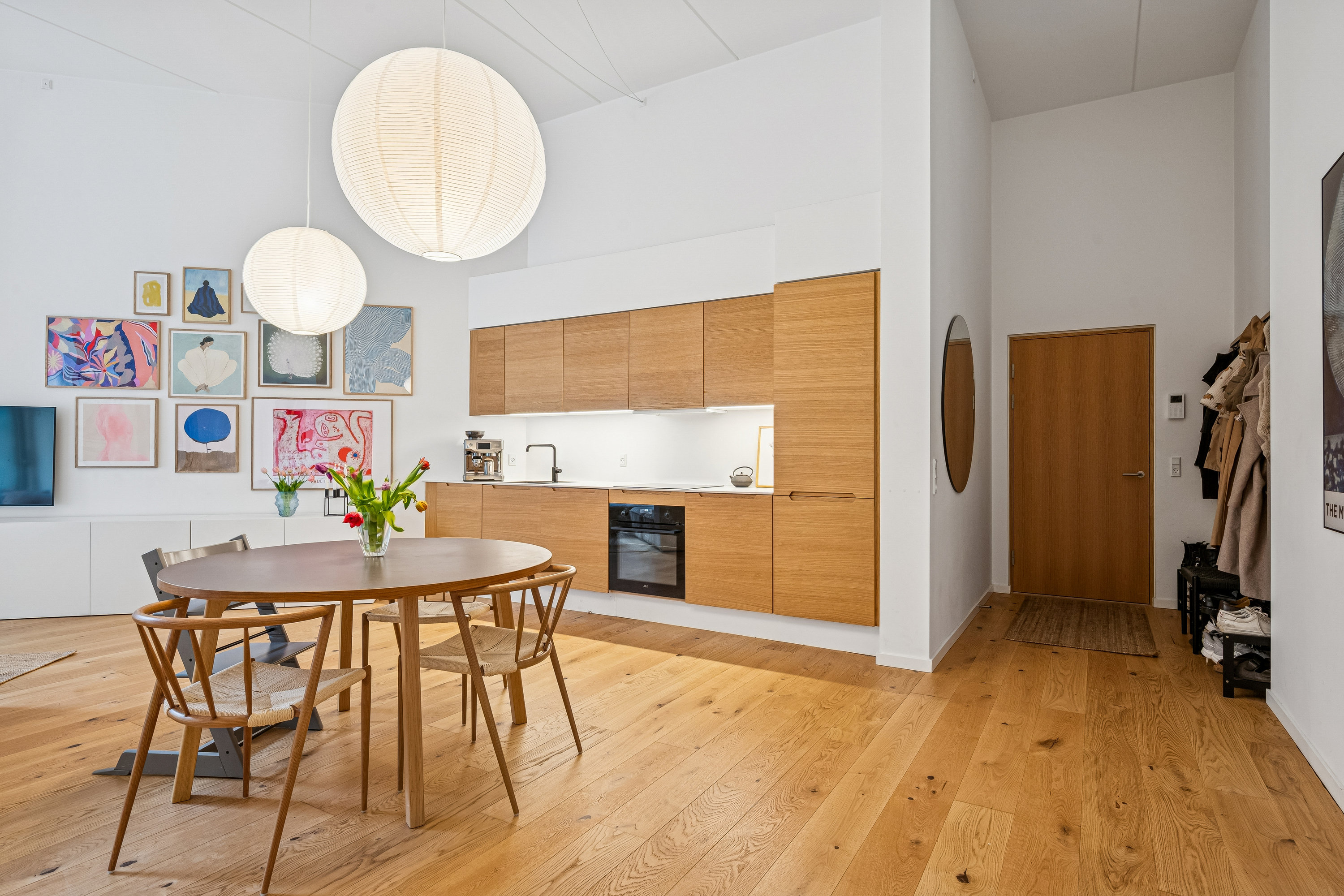 Fremhævet stue billede i fuldskærmstilstand. Billede af Irma Pedersens Gade 66, st.. 1., 8000 Aarhus C