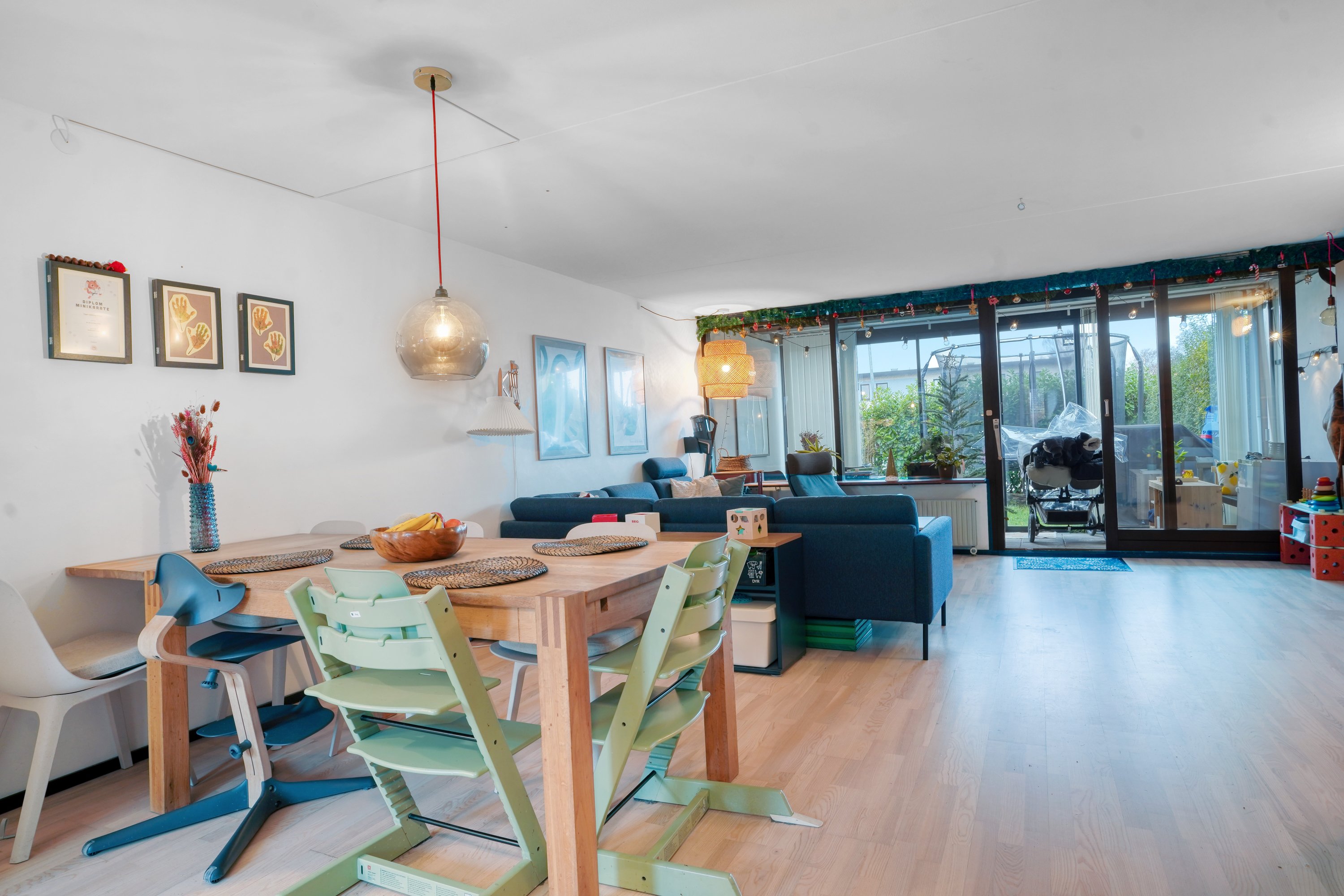 Fremhævet spisestue billede i fuldskærmstilstand. Billede af Enevangen 118, 3450 Allerød