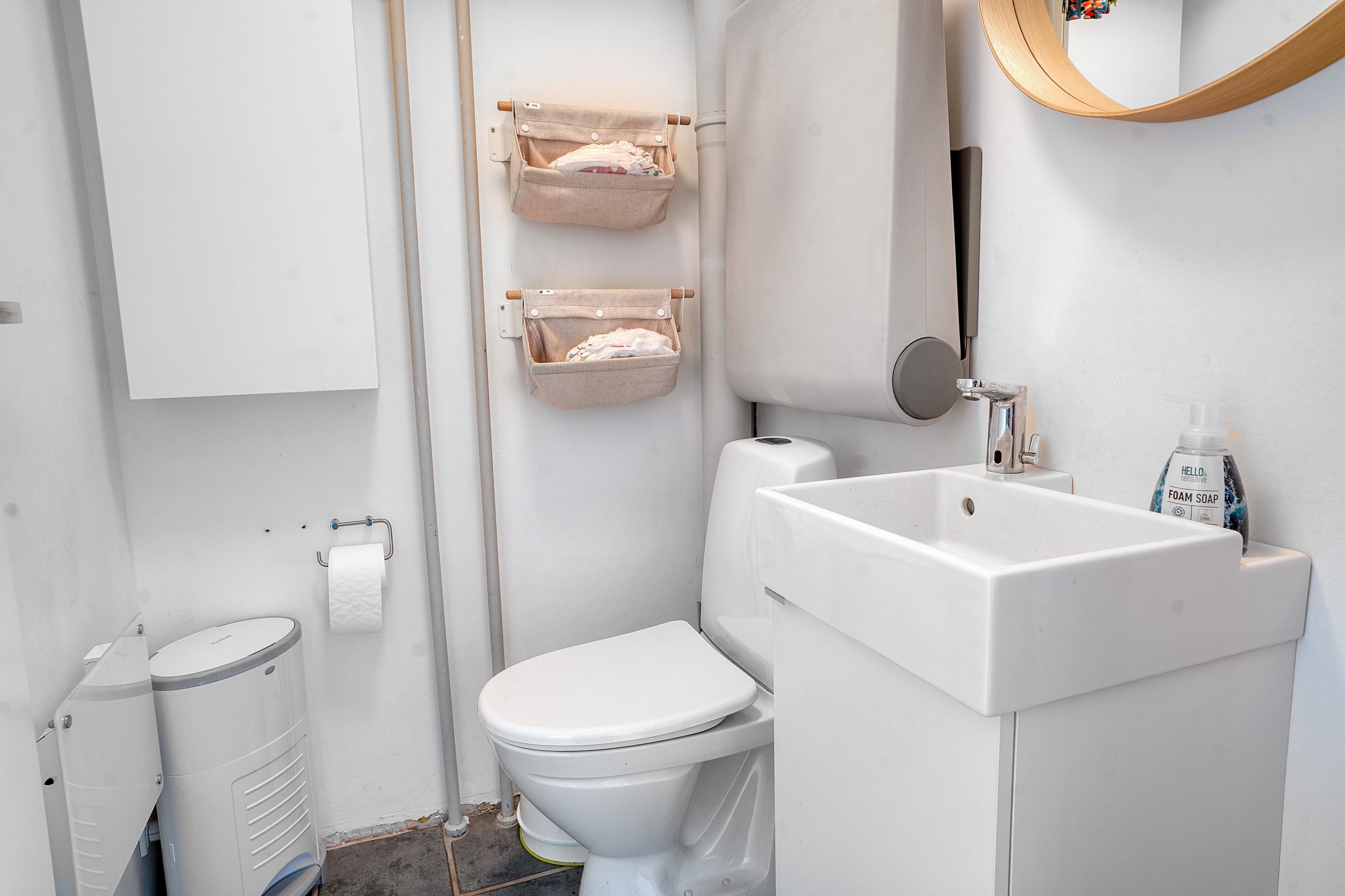 Fremhævet wc billede i fuldskærmstilstand. Billede af Enevangen 118, 3450 Allerød