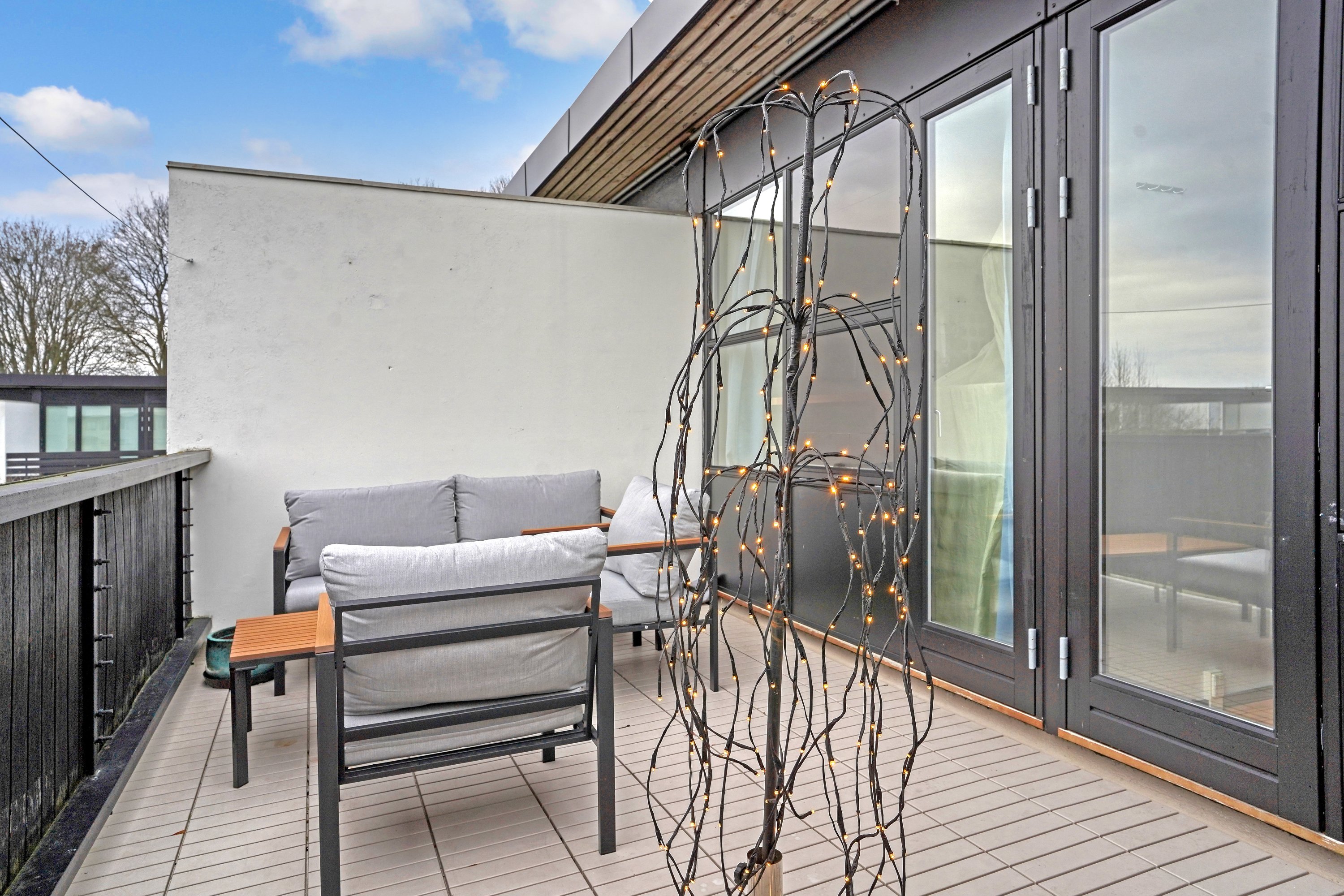 Fremhævet terrasse billede i fuldskærmstilstand. Billede af Enevangen 118, 3450 Allerød