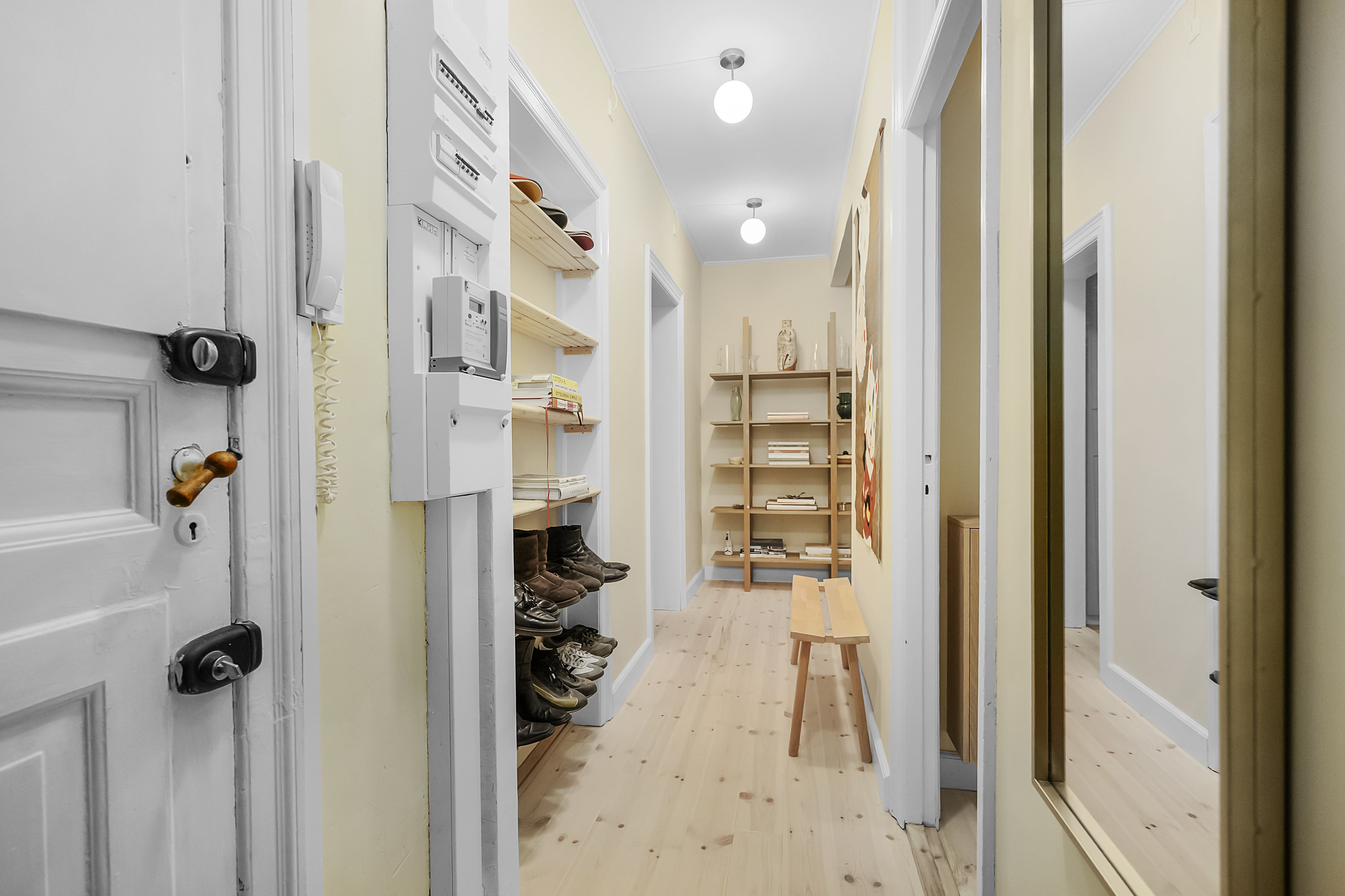 Fremhævet  billede i fuldskærmstilstand. Billede af Thurøvej 11, st.. tv., 2000 Frederiksberg