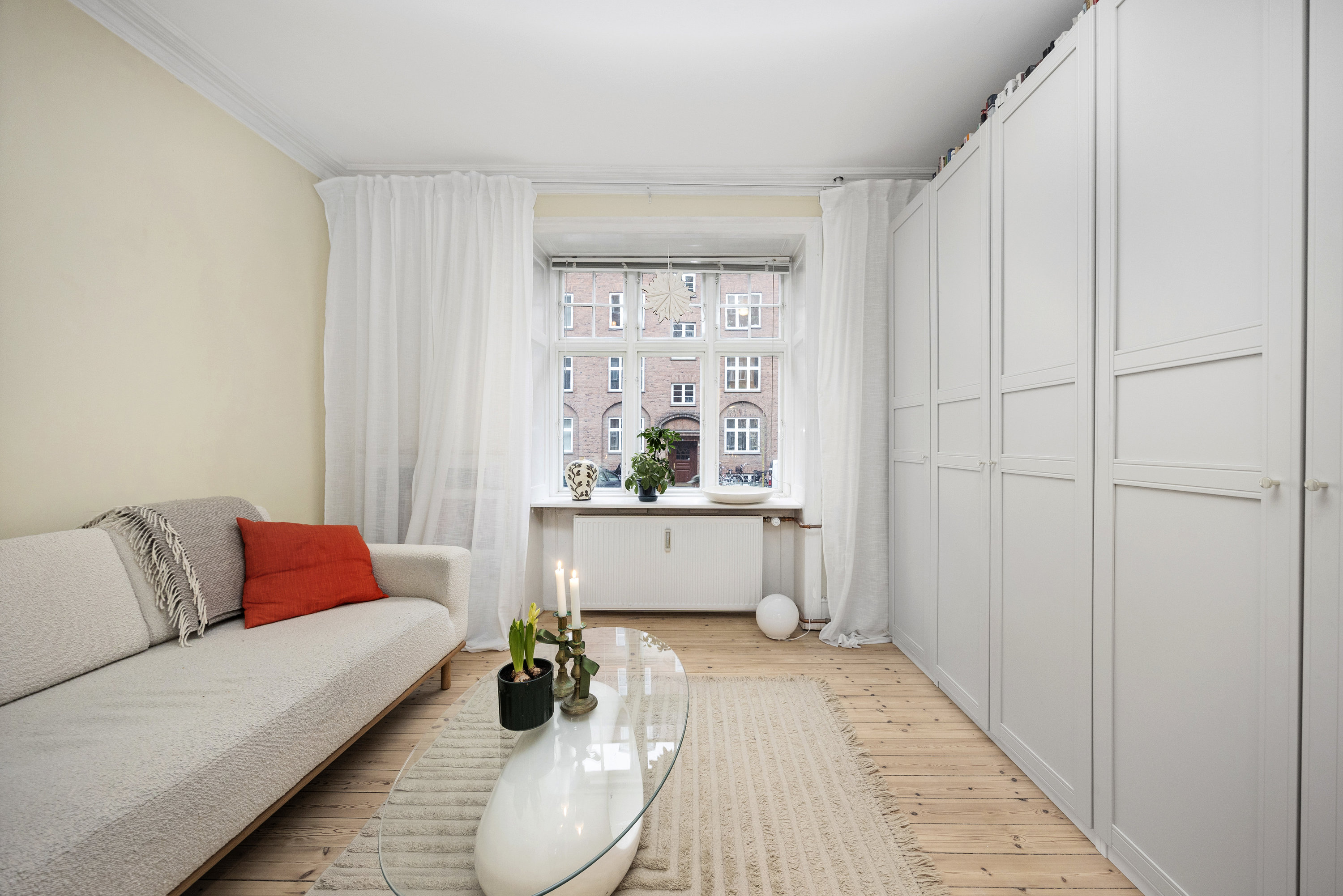 Fremhævet  billede i fuldskærmstilstand. Billede af Thurøvej 11, st.. tv., 2000 Frederiksberg