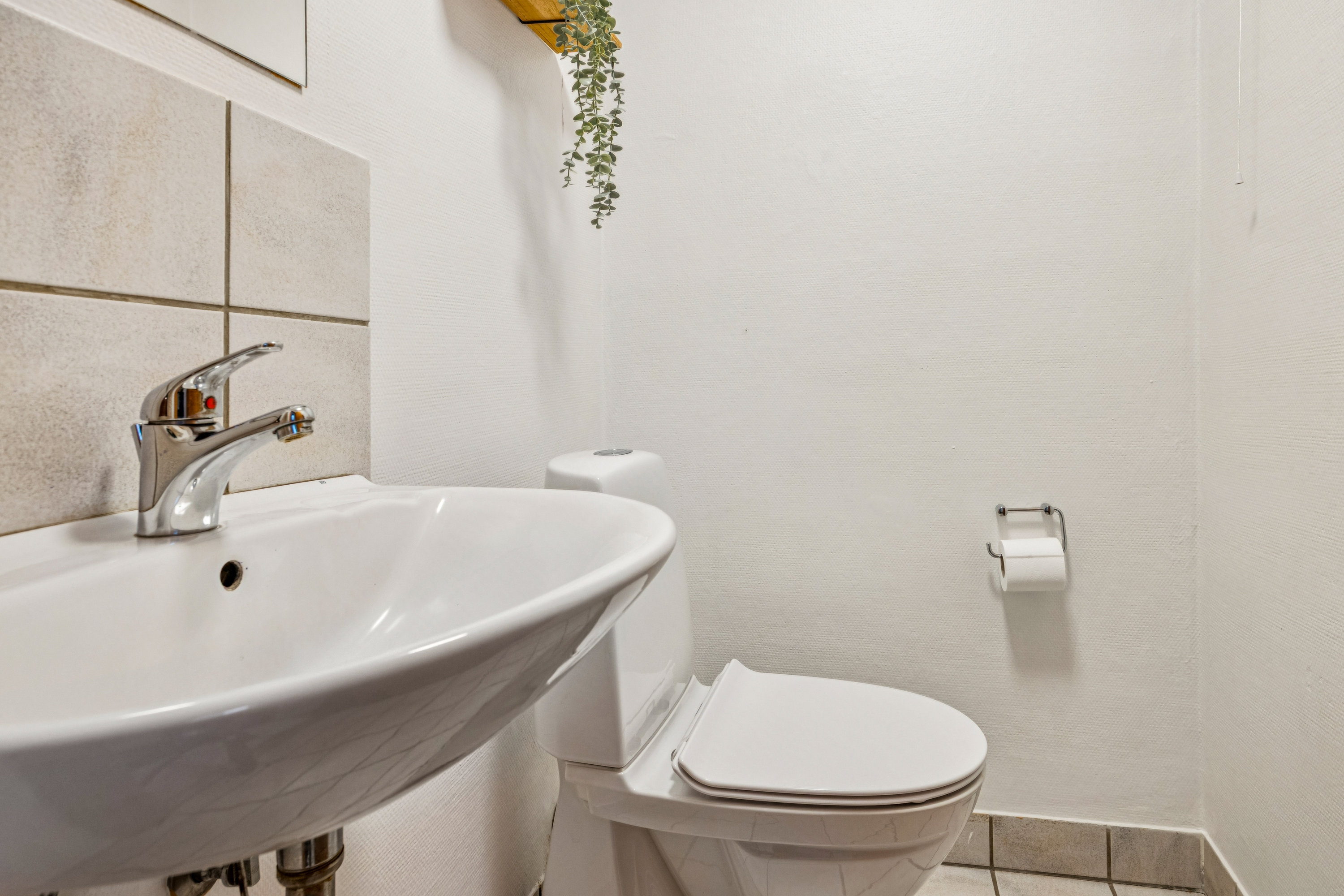 Fremhævet badeværelse billede i fuldskærmstilstand. Billede af Strandvejen 52, Tranum, 9460 Brovst