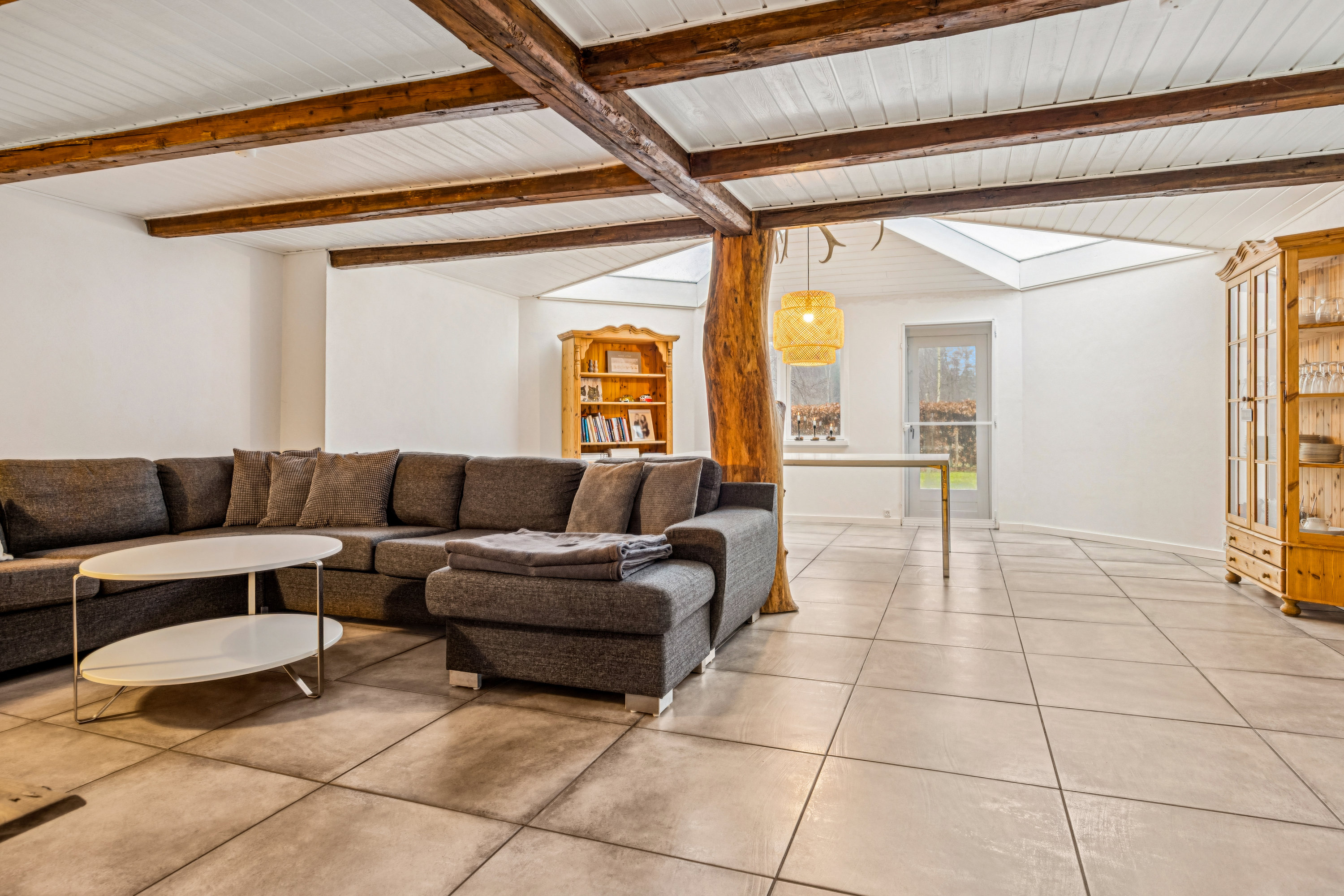 Fremhævet stue billede i fuldskærmstilstand. Billede af Strandvejen 52, Tranum, 9460 Brovst