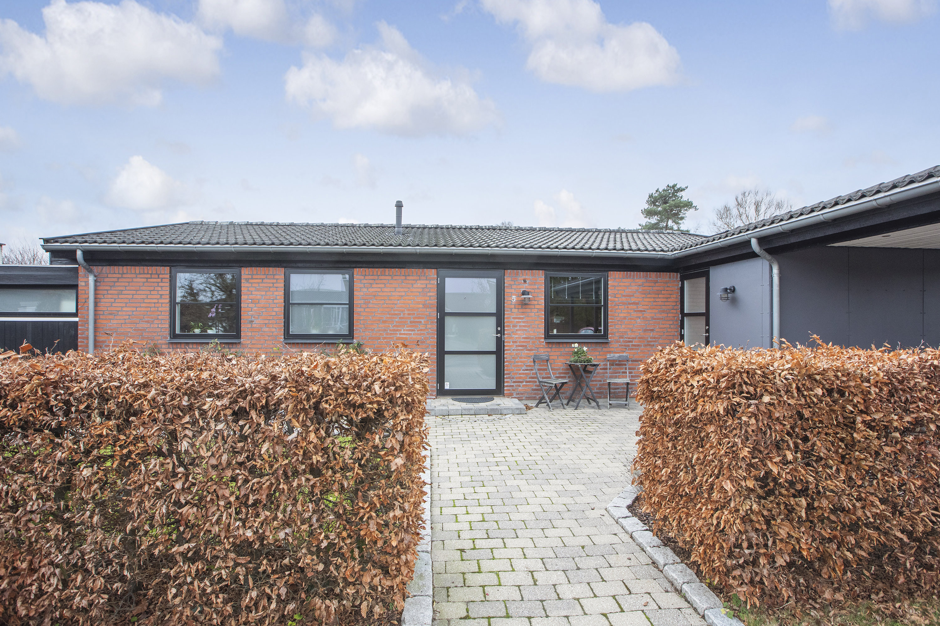 Fremhævet set fra vejen billede i fuldskærmstilstand. Billede af Vibyvej 5, 2740 Skovlunde