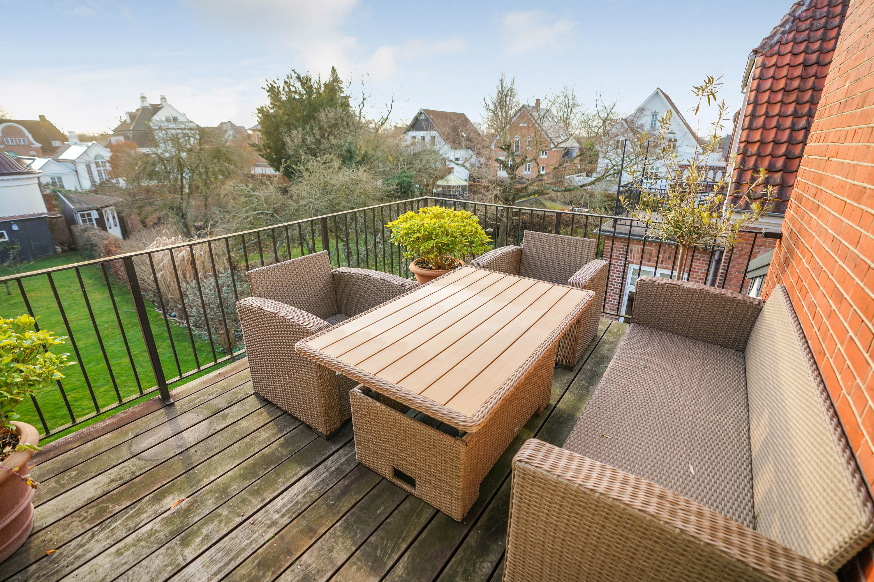 Fremhævet terrasse billede i fuldskærmstilstand. Billede af Kastanievej 12, 1., 5230 Odense M