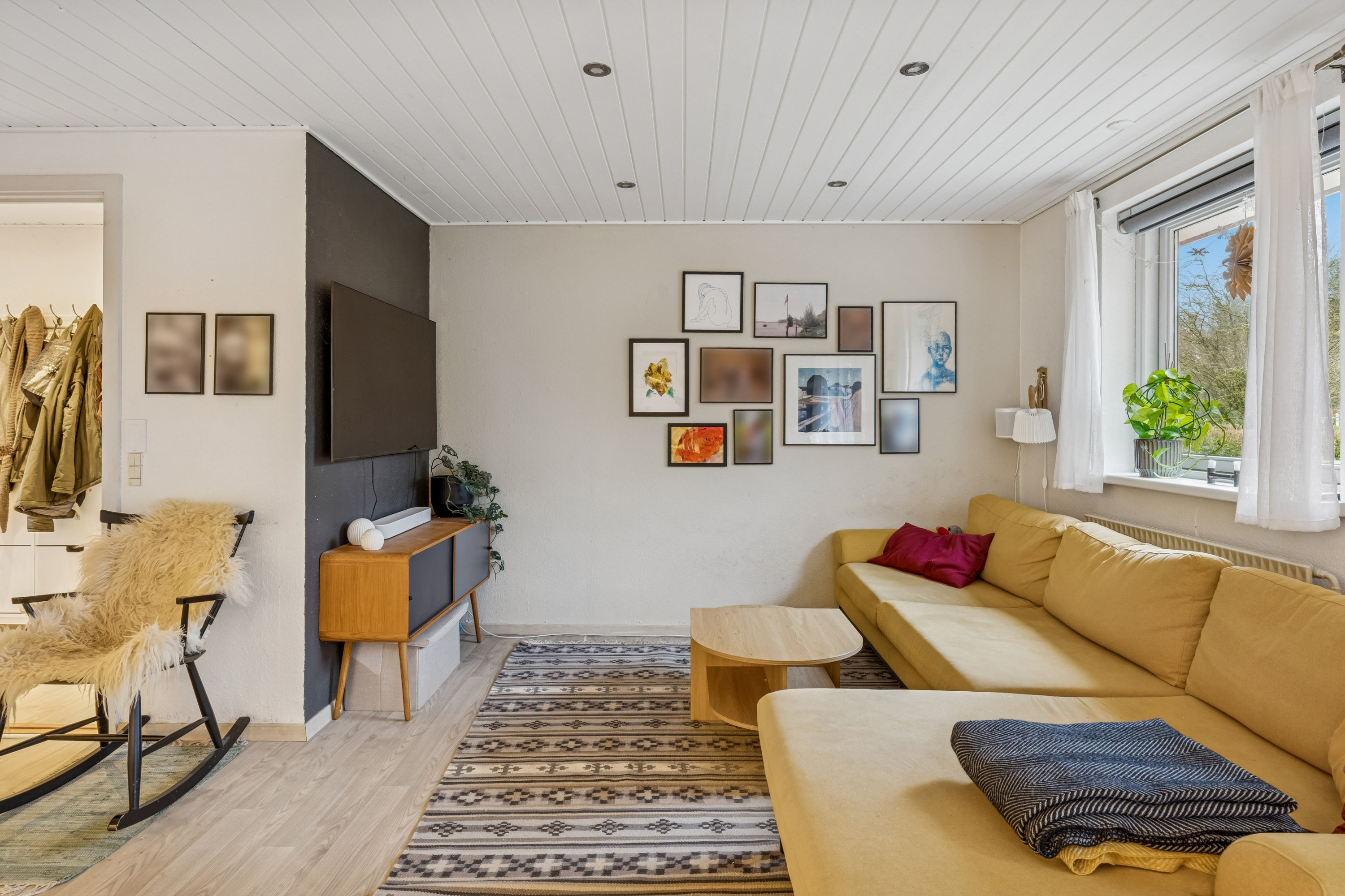 Fremhævet stue billede i fuldskærmstilstand. Billede af Finkevej 22, Thorsager, 8410 Rønde