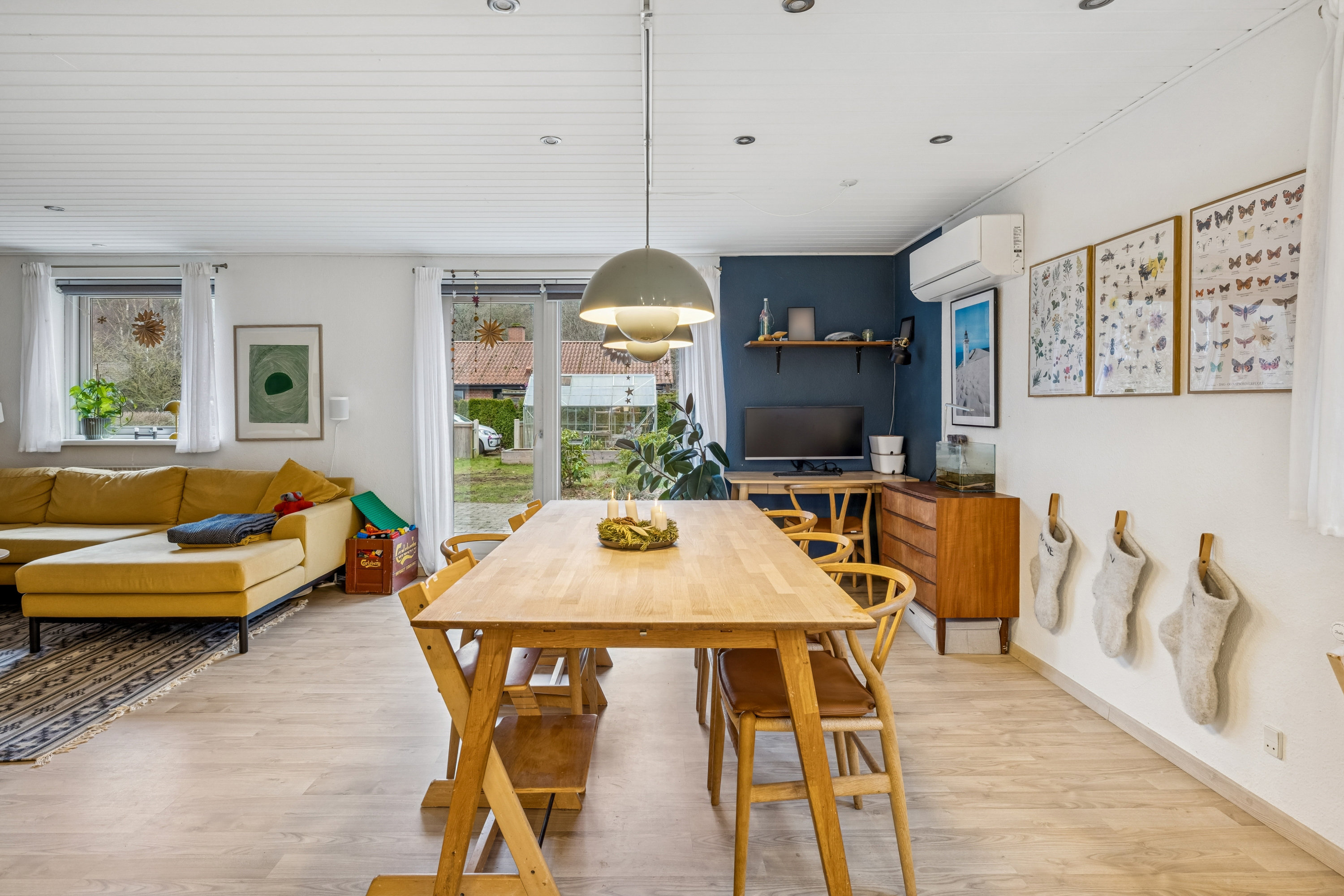 Fremhævet stue billede i fuldskærmstilstand. Billede af Finkevej 22, Thorsager, 8410 Rønde